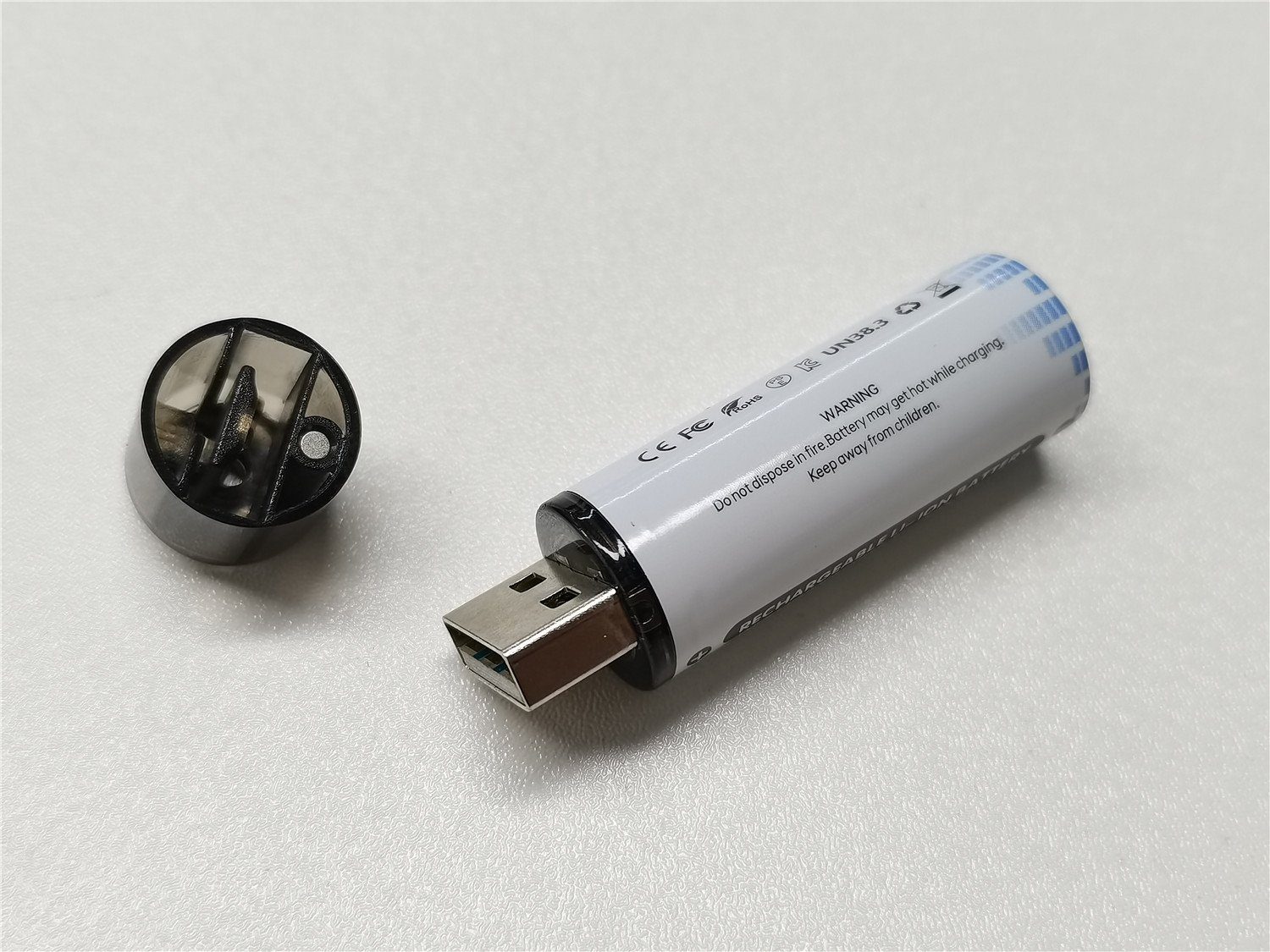 Philosofia 2X AA Li-Ionen Mignon Akku 3600mWh 1.5V mit eingebautem USB in OVP Akku-Set