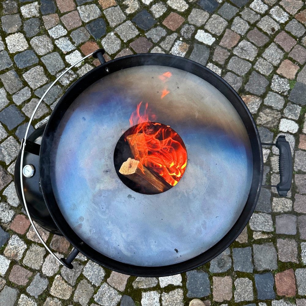 Czaja Grillplatte 57er Feuerplatte - 4mm stark - für alle 57er Kugelgrills, Passend für 57 cm Kugelgrills verschiedener Marken