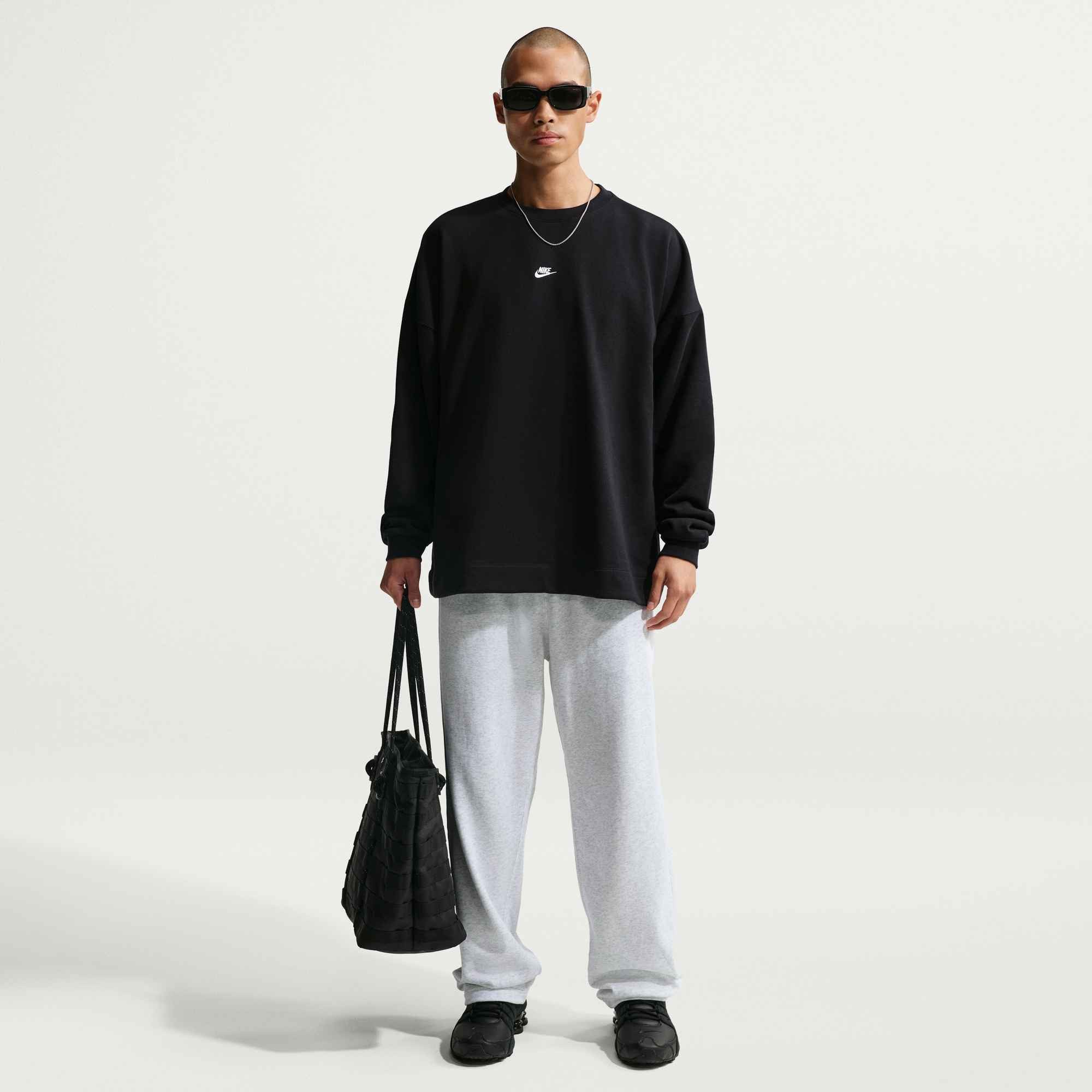 Nike Sportswear Sweatshirt Nike Sportswear Club Men's French Terry Oversized Crew mit Rundhalsausschnitt, Langarm, aus schwerem French Terry