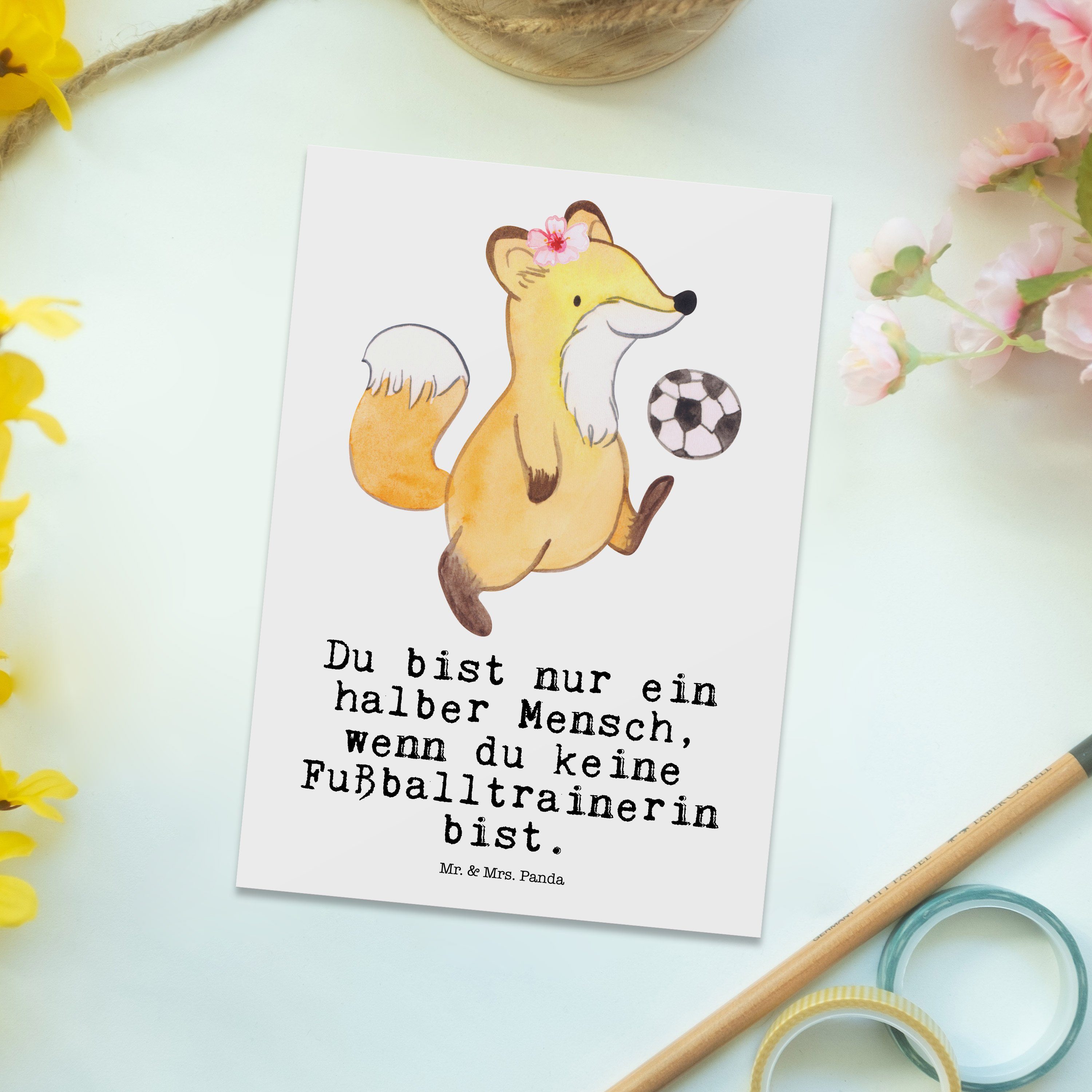 Mr. & Mrs. Panda Postkarte Gebur Fußballtrainerin mit Danke, - Geschenk, Herz Weiß Dankeschön, 