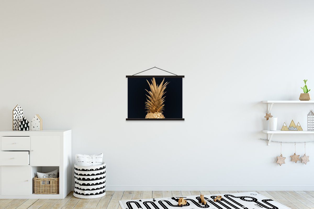 MuchoWow Poster Ananas - Gold - Farbe - Schwarz - Obst - Luxus, (1 St), Magnetische Posterleiste, Eichenholz, Holzleisten, Textilposter schwarz | schwarz