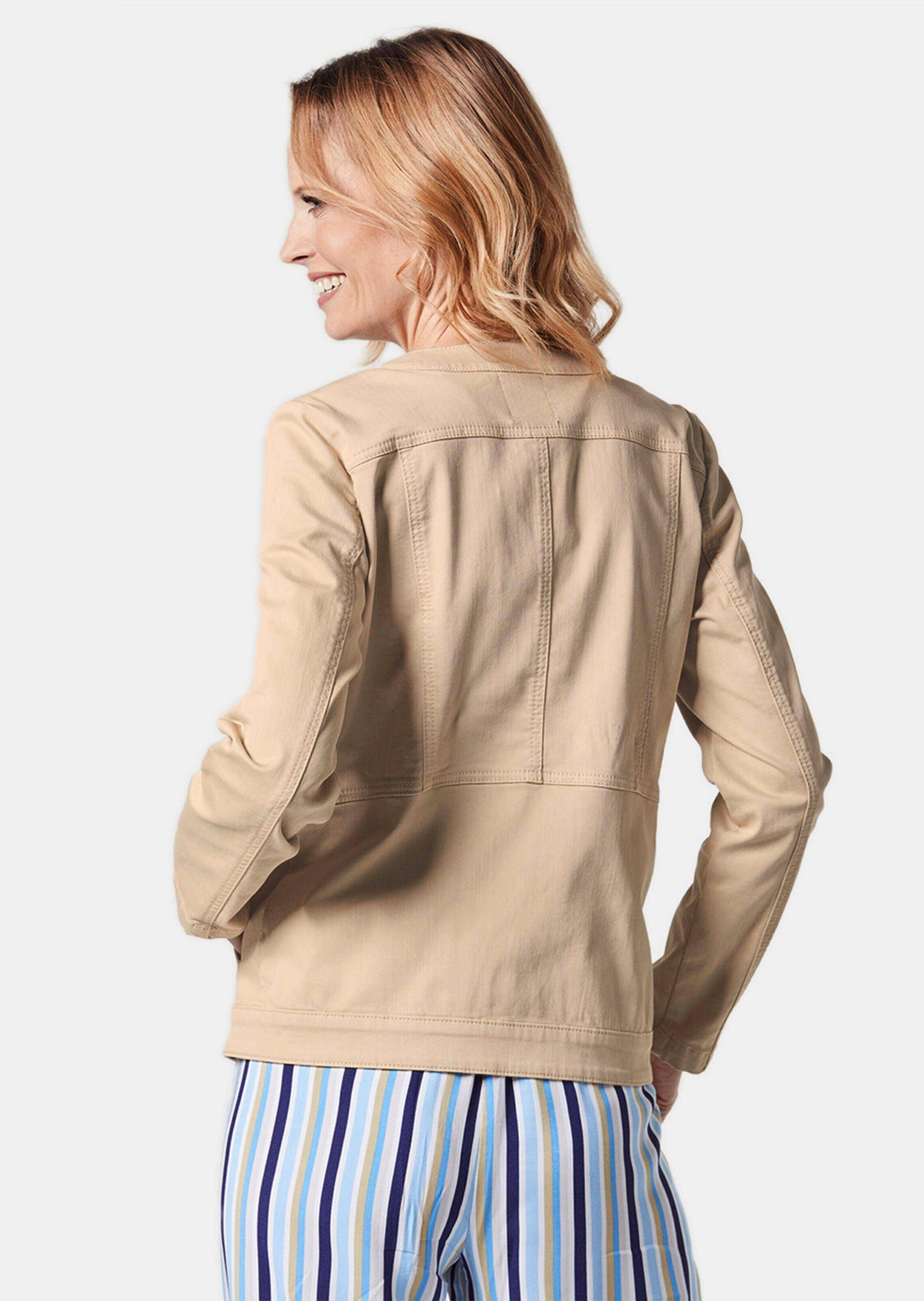 GOLDNER Outdoorjacke Jacke mit Rundhalsausschnitt, Zierpatten Unifarbenes Design mit elegantem Rundhalsausschnitt
