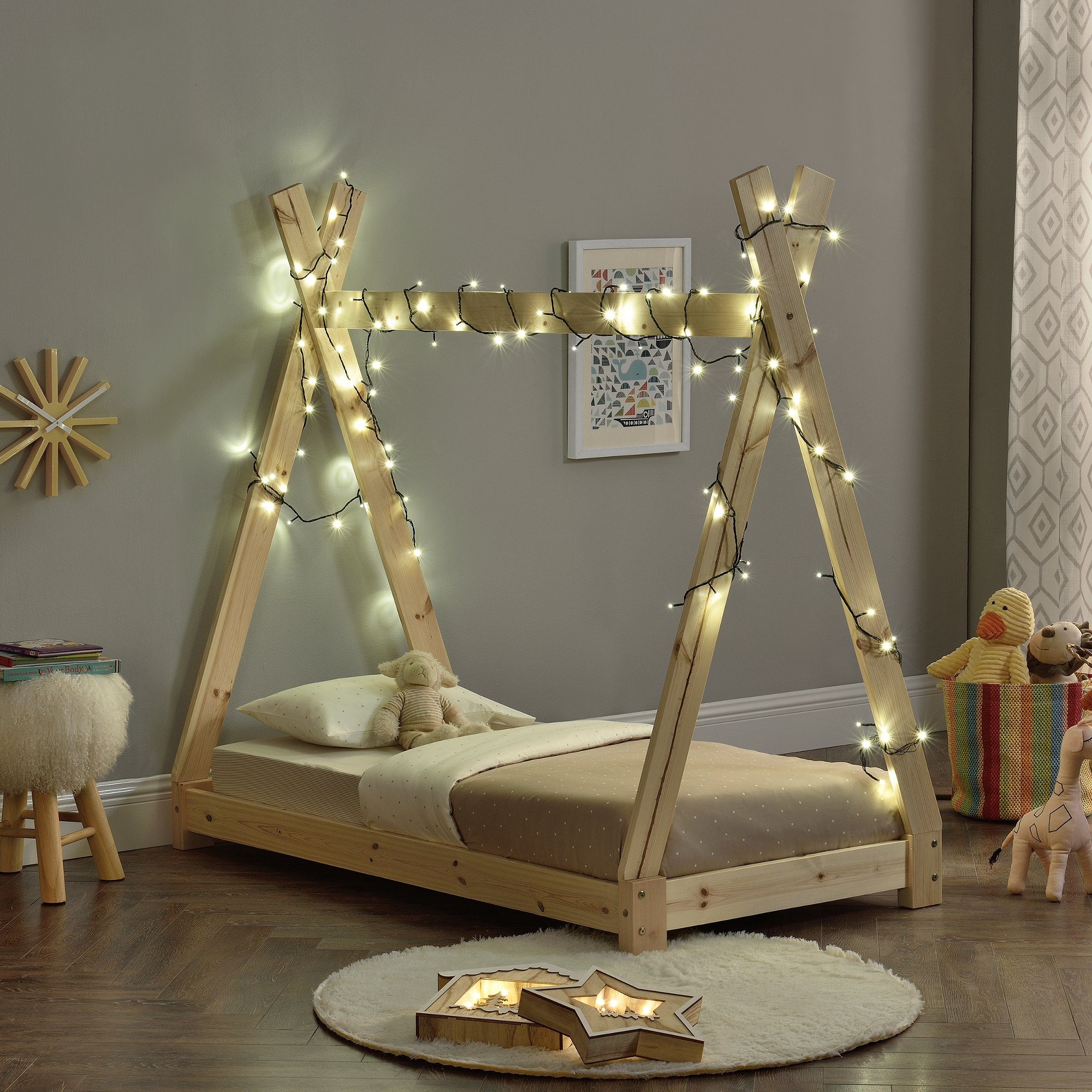 en.casa Kinderbett, »Onejda« Kinderbett Tipi Bett aus Kiefernholz 70x140cm Natur