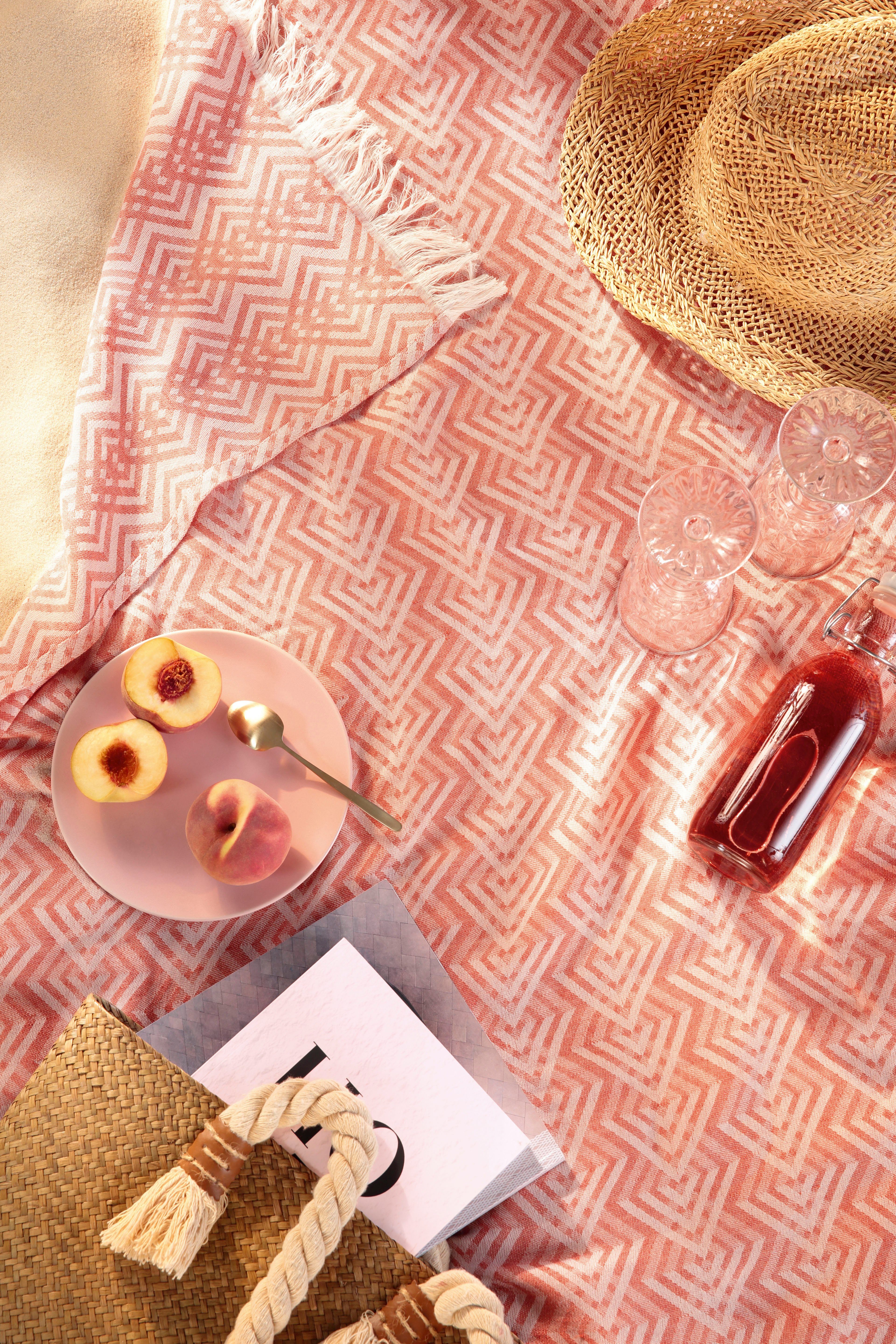 Plaid Cameo, Biederlack, mit grafischem Design