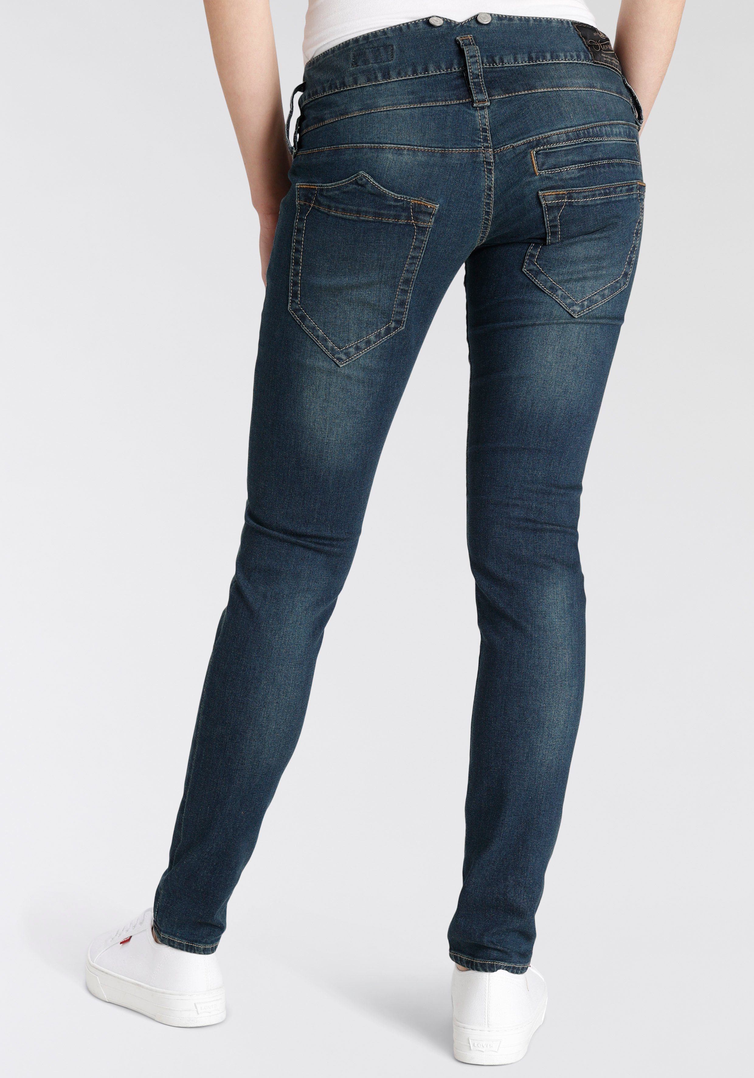 Herrlicher Slim-fit-Jeans Jeans Pitch Organic mit Abriebeffekten Slim Vintage-Style clean Denim