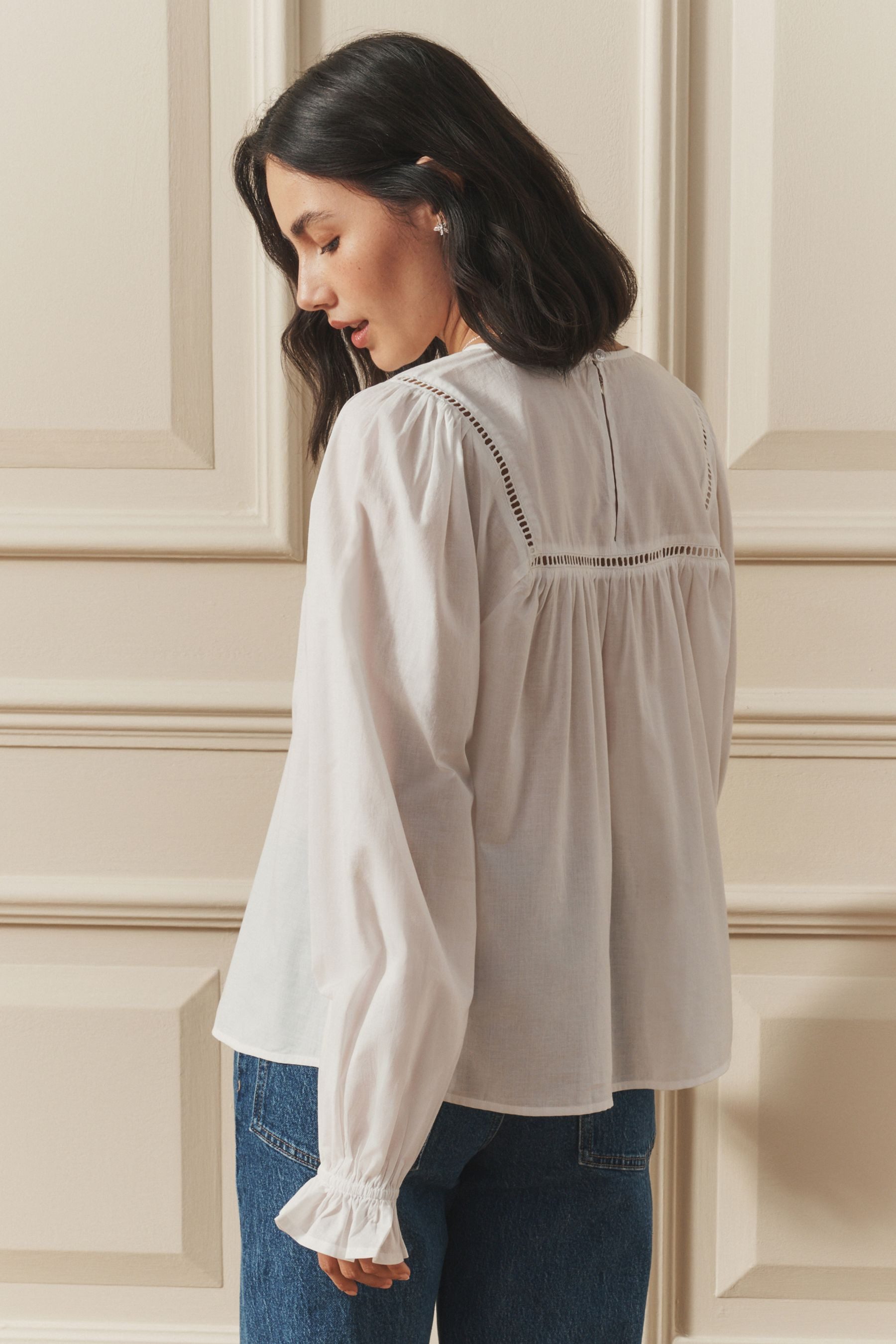 LAURA ASHLEY Langarmbluse Laura Ashley Langarmbluse mit Stickerei (1-tlg) günstig online kaufen