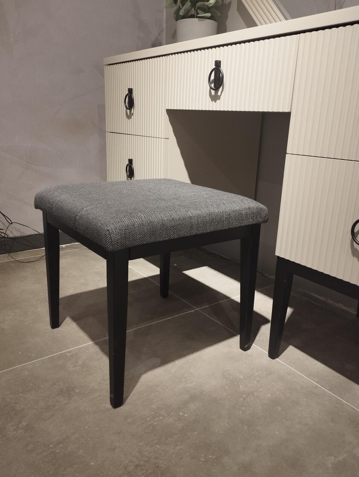 JVmoebel Hocker Komfortabel und Stilvoll Schlafzimmer Textil In Hocker Made (Hocker), Neu Europe Moderne für