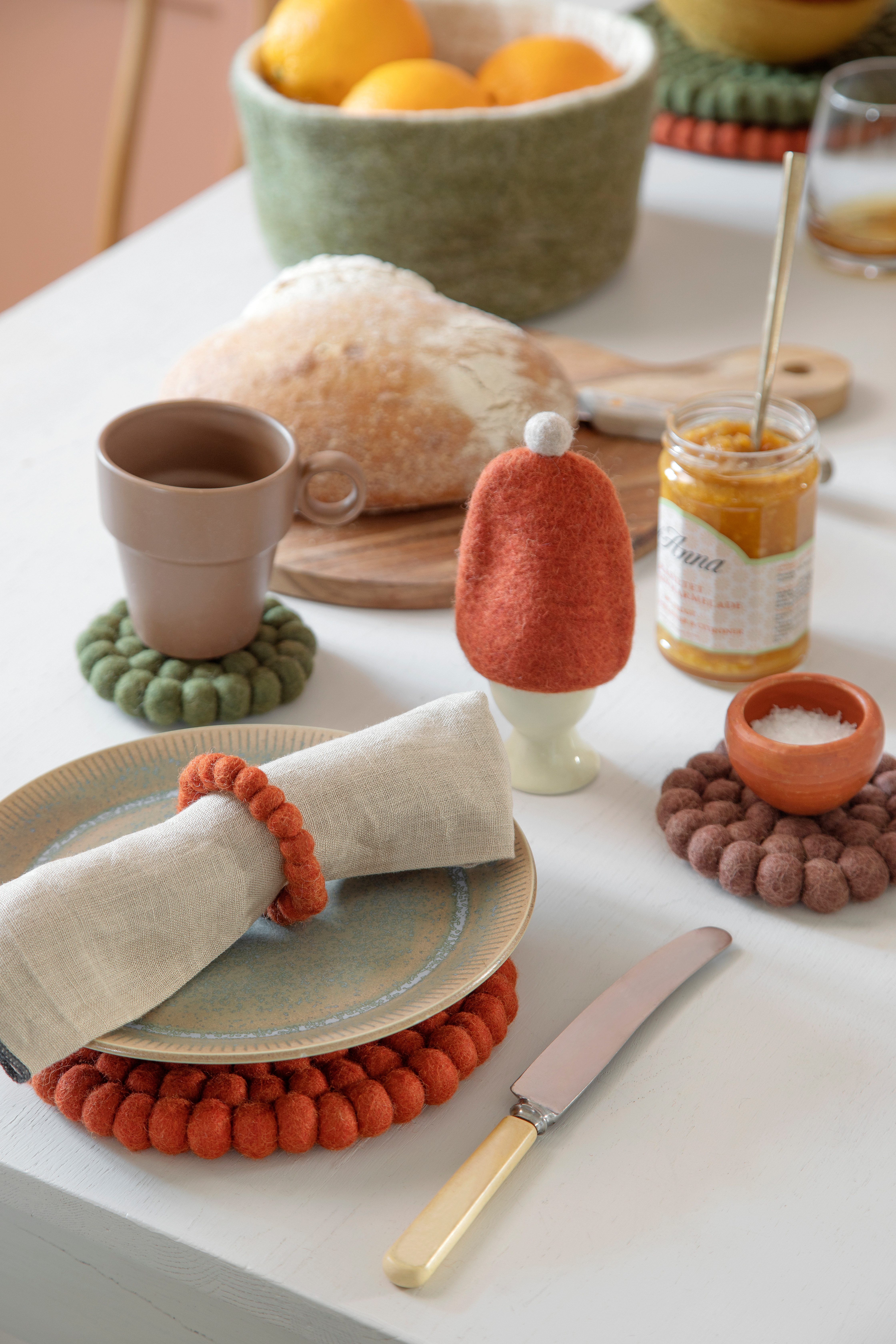 Gry & Sif Eierbecher Eierwärmer aus Filz, handmade & fairtrade, (Vier Eierwärmer, Vier Eierwärmer), fairtrade & handmade