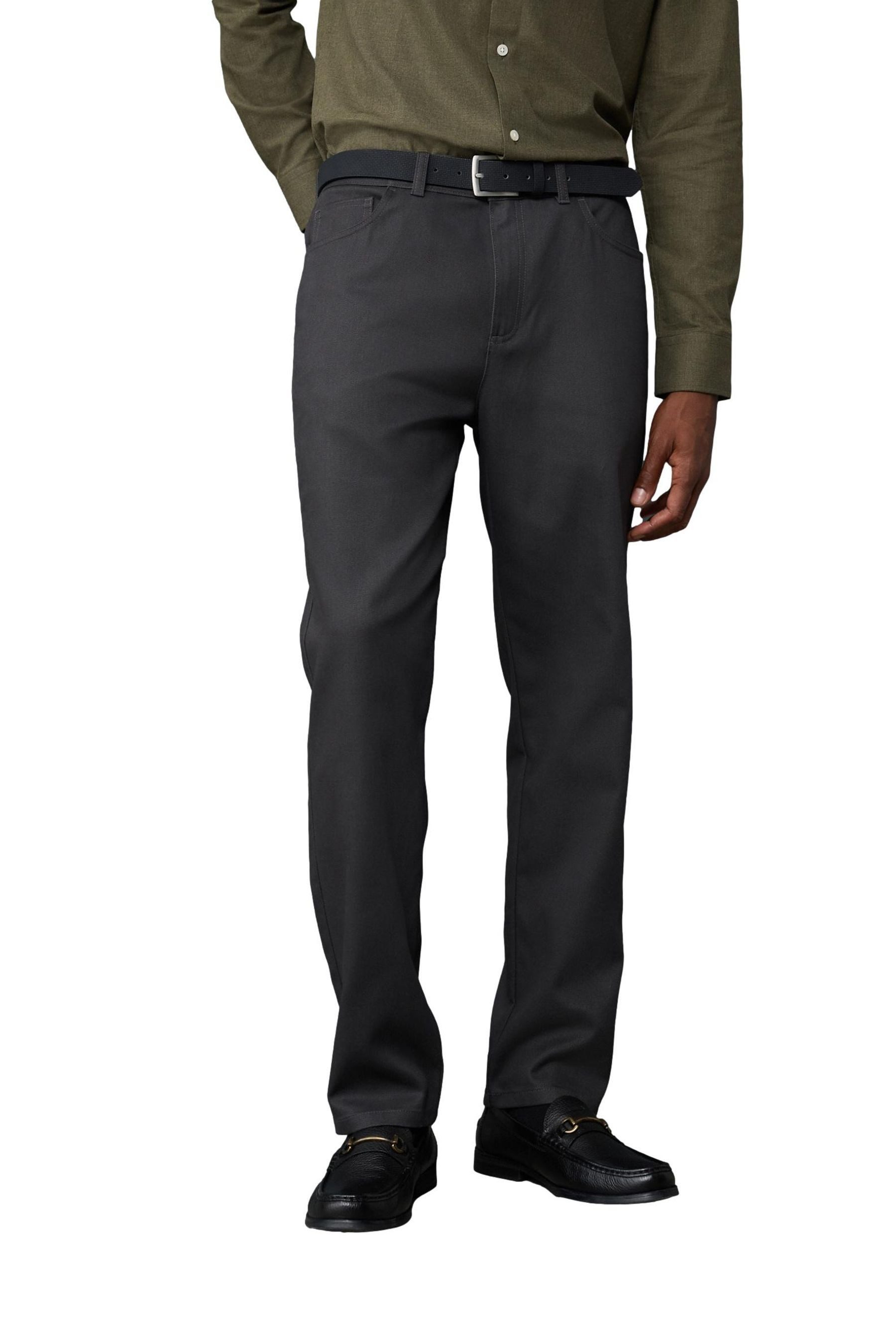 Next Chinohose Edle angeraute Straight Fit Chinohose mit Gürtel (1-tlg)