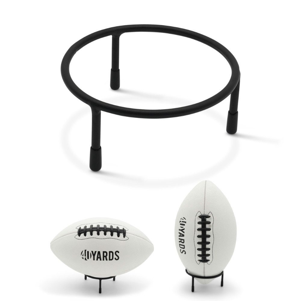40YARDS Basketballständer American Football Standfuß / Ballständer aus Metall – 3-Bein Halterung, Ø10 cm, Mattschwarz – Rutschfest mit Gumminoppen