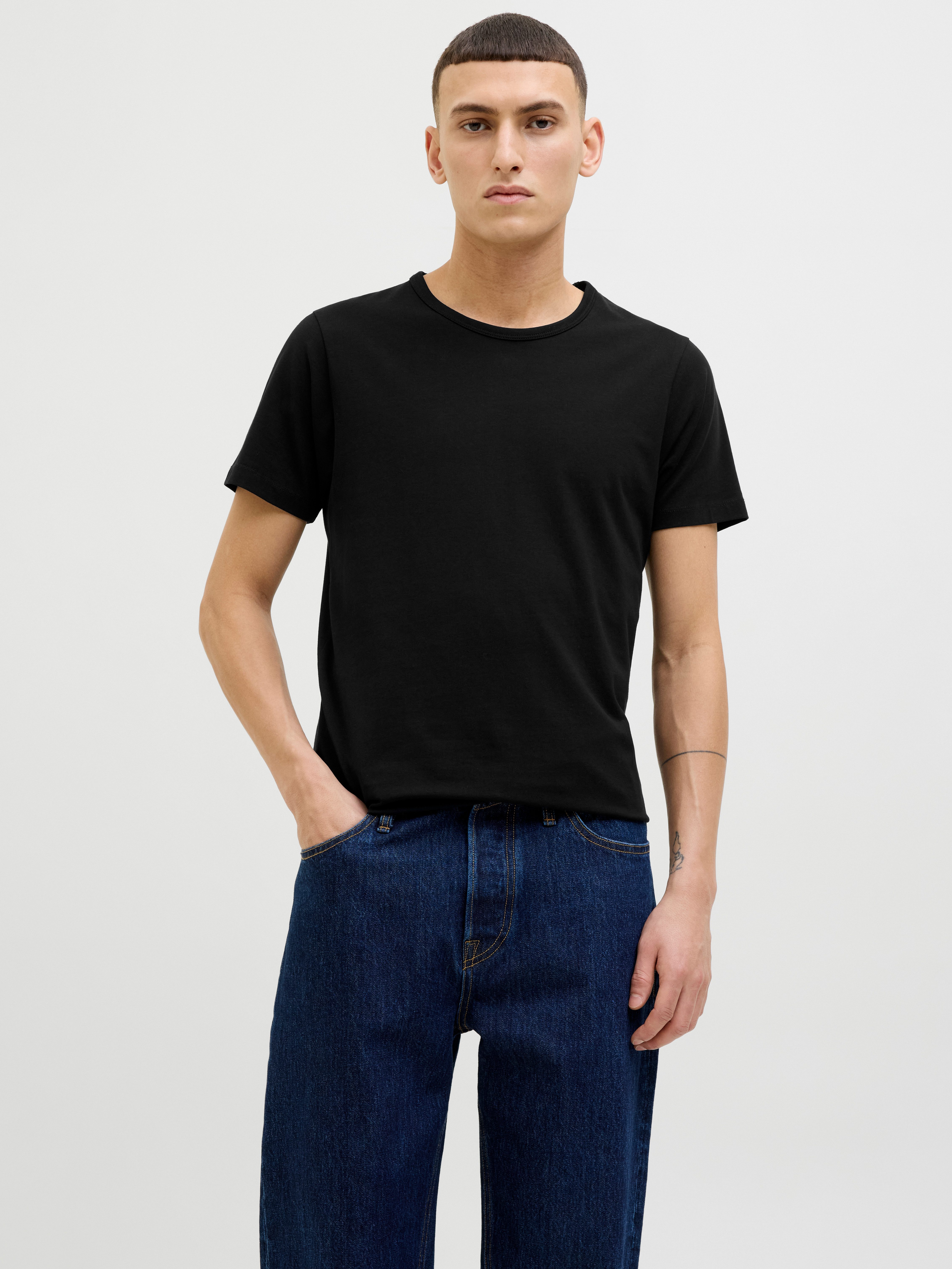 Jack & Jones T-Shirt JACBASIC mit Rippbündchen und angenehmem Tragekomfort (2er-Pack) unifarben, modisch, regular fit, Baumwolle, Rundhals
