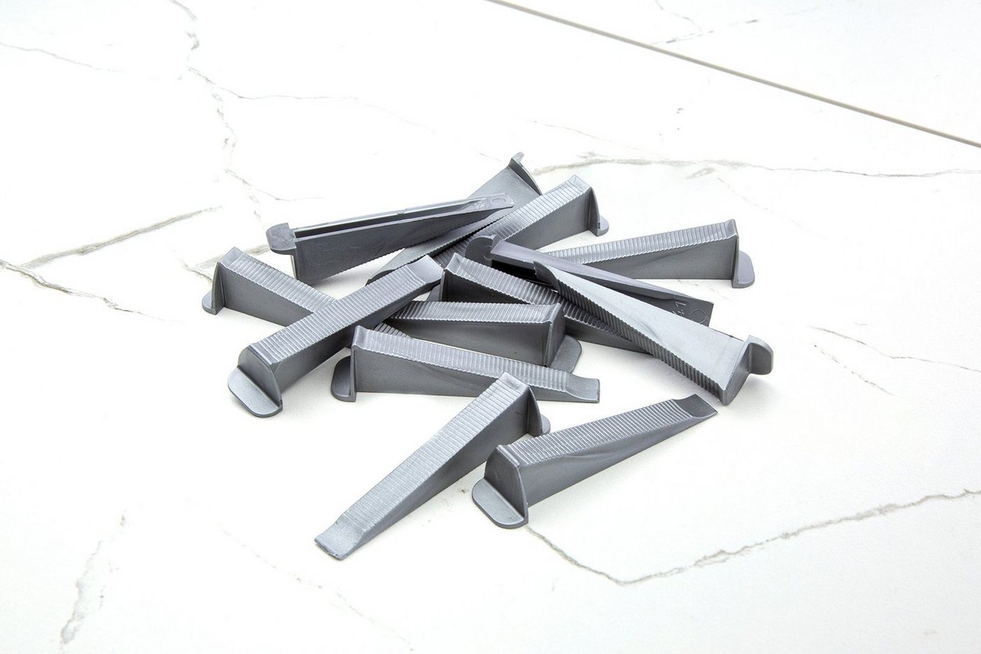 Thumbnail - HexPro Nivelliersystem Fliesenkeile (Fliesen Nivelliersystem 1mm 1,5mm 2mm Laschen, Fliesenstärke bis 15mm Fliesenkeile,...