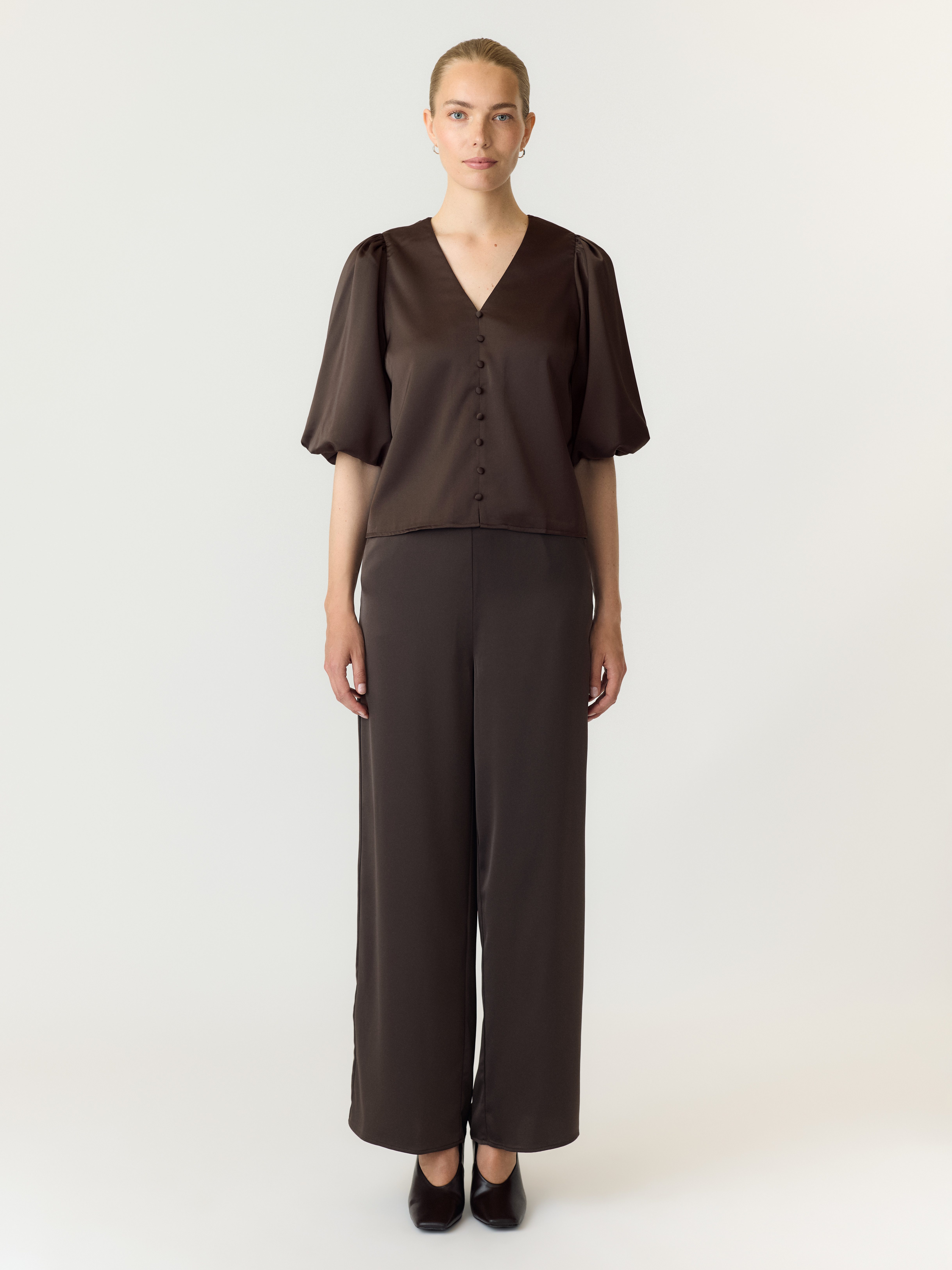 Y.A.S Kurzarmbluse YASPELLA 2/4 V-NECK TOP S. NOOS Materialmix, regular fit – Bild 3 von 5