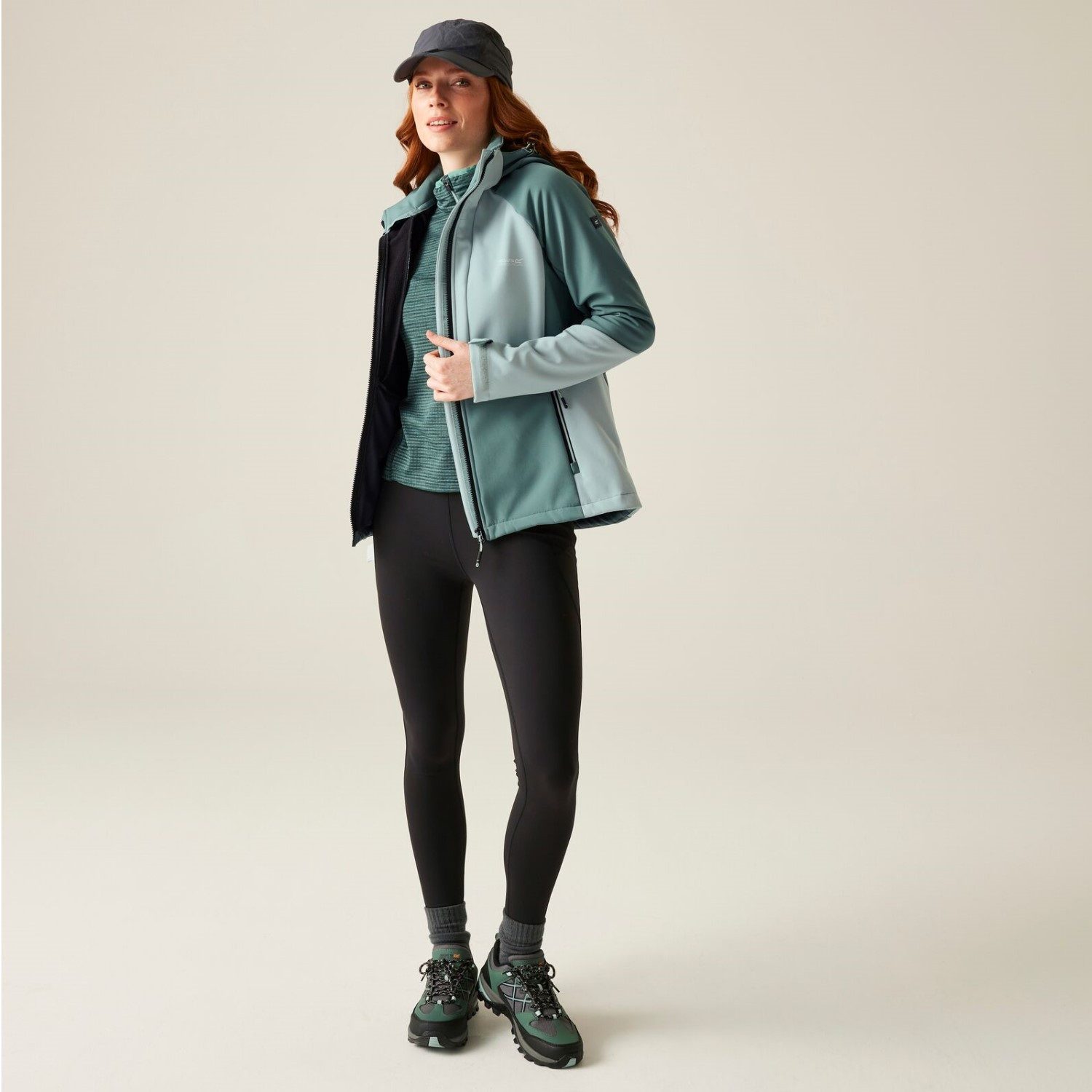 Regatta Softshelljacke Desoto mit Kapuze und Unterarmbelüftung