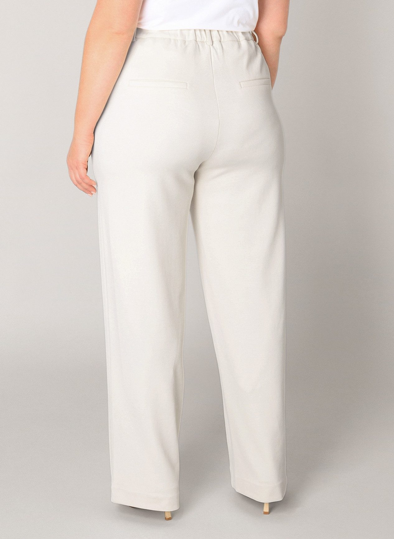 Base Level Curvy Stoffhose Yorinthe mit elastischem Bund und Stretch