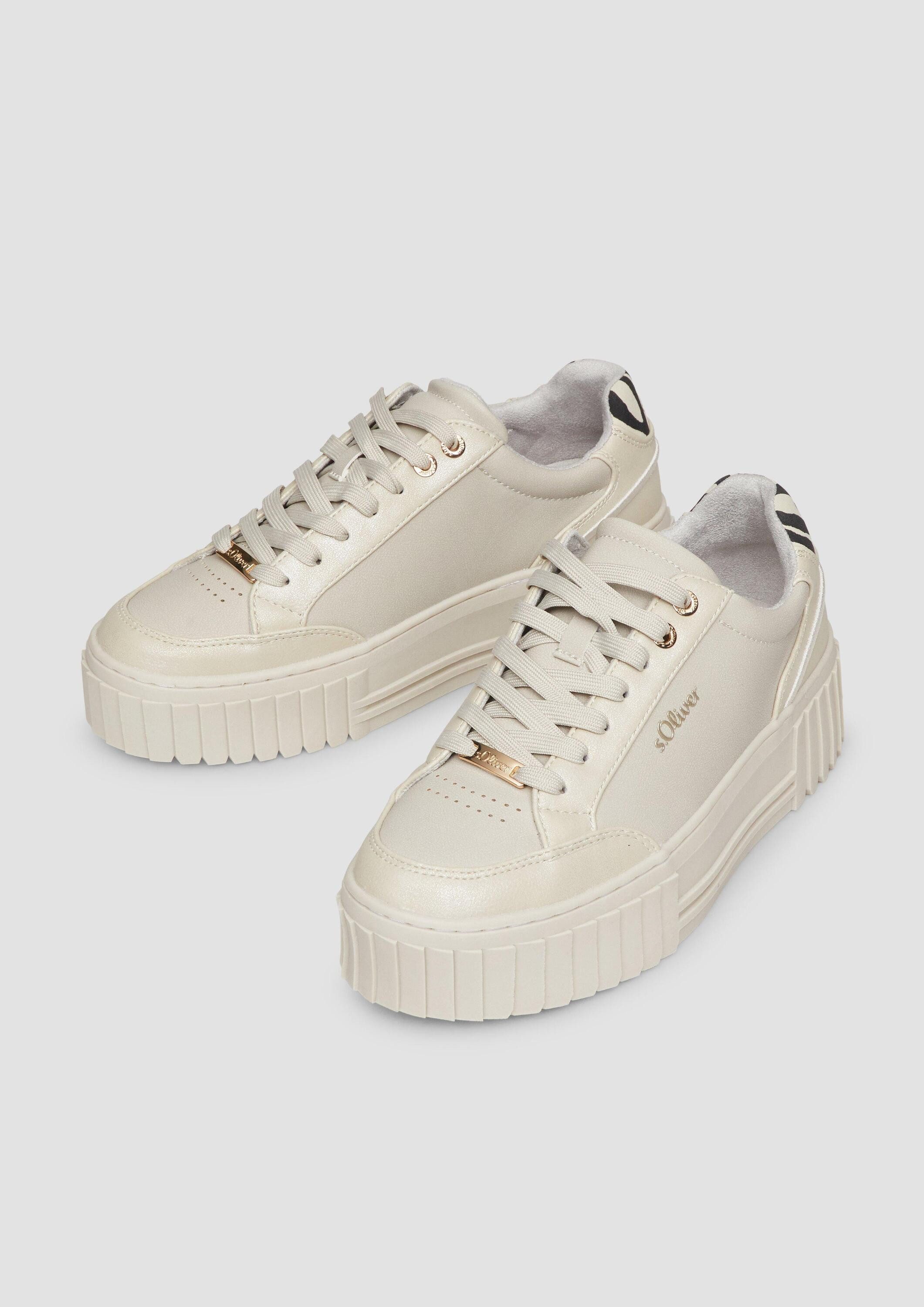 s.Oliver Sneakers Sneaker Sneaker mit Plateau-Sohle und Leo-Detail