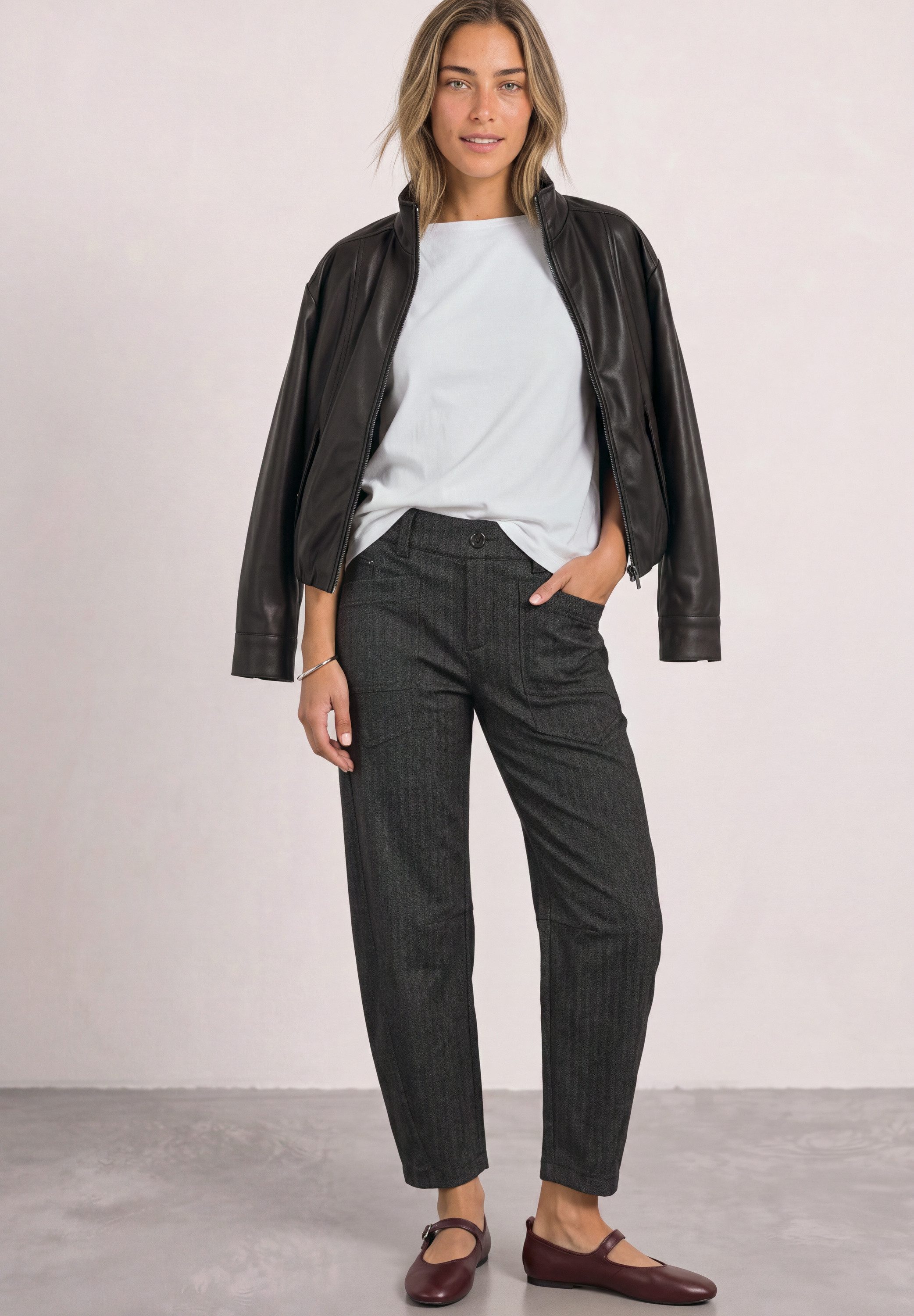 STREET ONE Stoffhose Style Karlie mit Elastikbund und Fishbone Muster – Bild 4 von 5