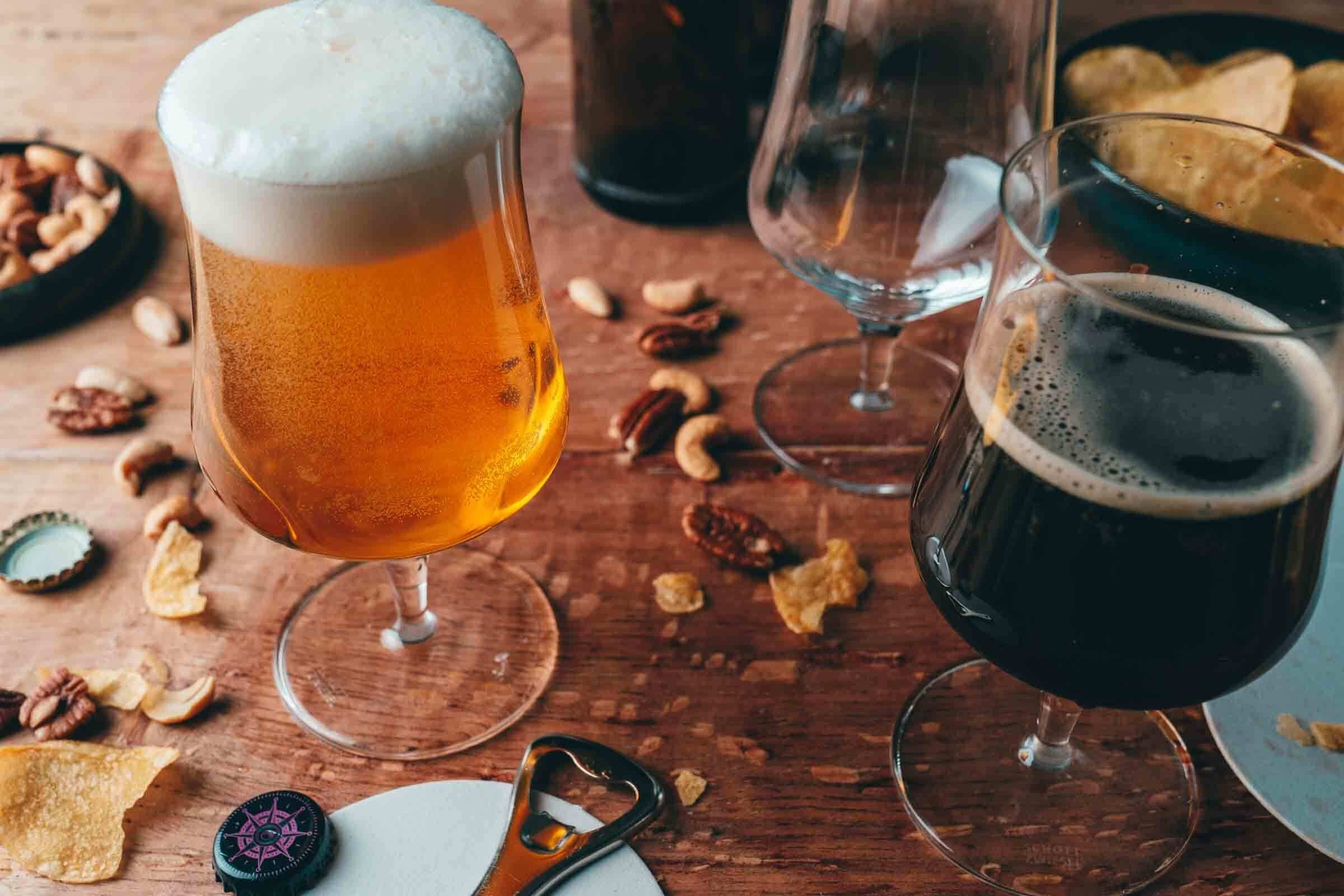 SCHOTT-ZWIESEL Bierglas Beer Basic Craft Beer Gläser 0,3 Liter 4er Set, 4-tlg., Glas