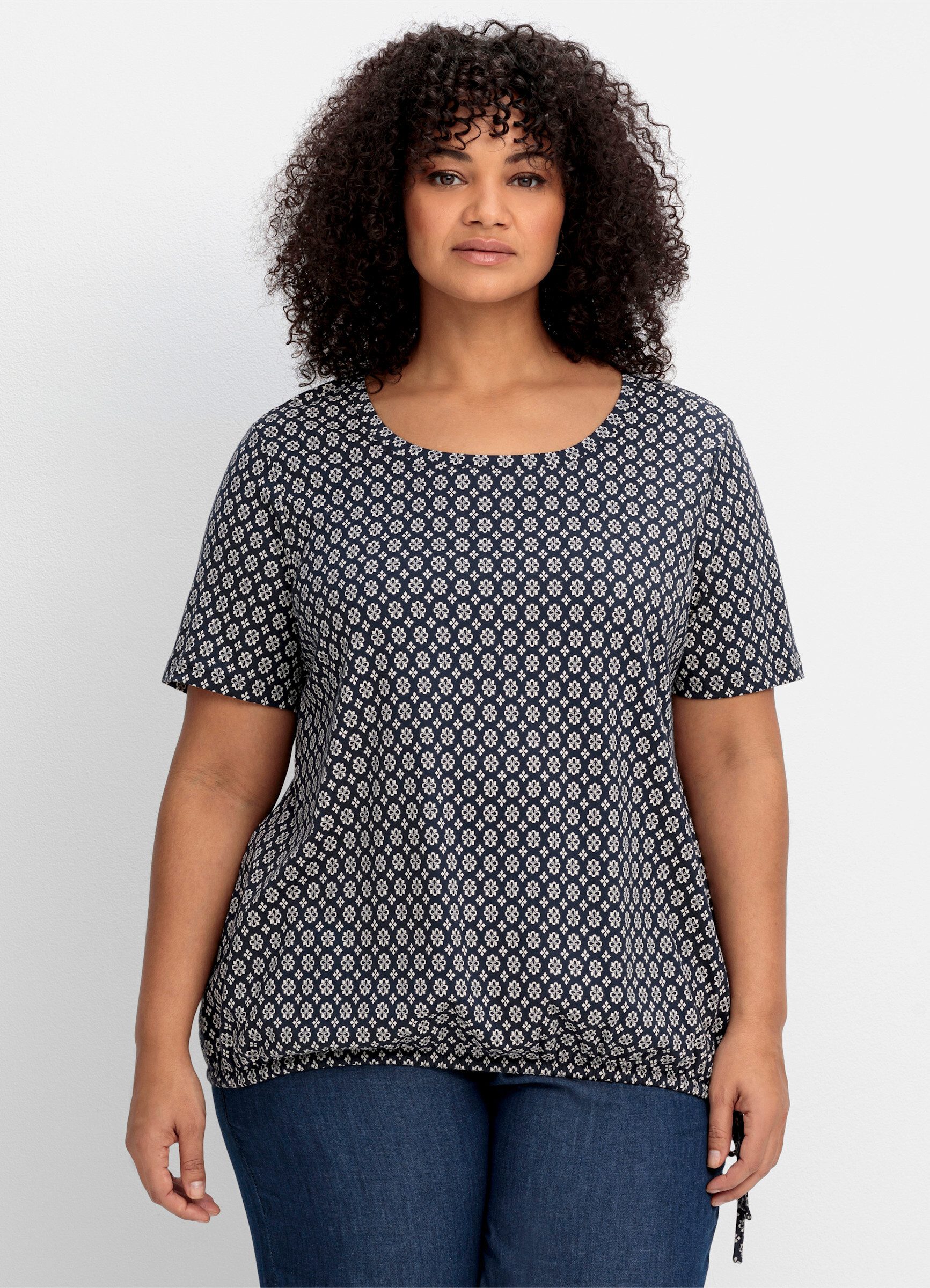 Sheego T-Shirt T-Shirt . mit Tunnelzug am Saum und Alloverprint günstig online kaufen