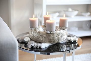 EDZARD Adventskranz Verona, (30 cm) Kerzenhalter für Stumpenkerzen, Adventsleuchter als Weihnachtsdeko für 4 Kerzen á Ø 6 cm, Kerzenkranz als Tischdeko mit Silber-Optik, vernickelt