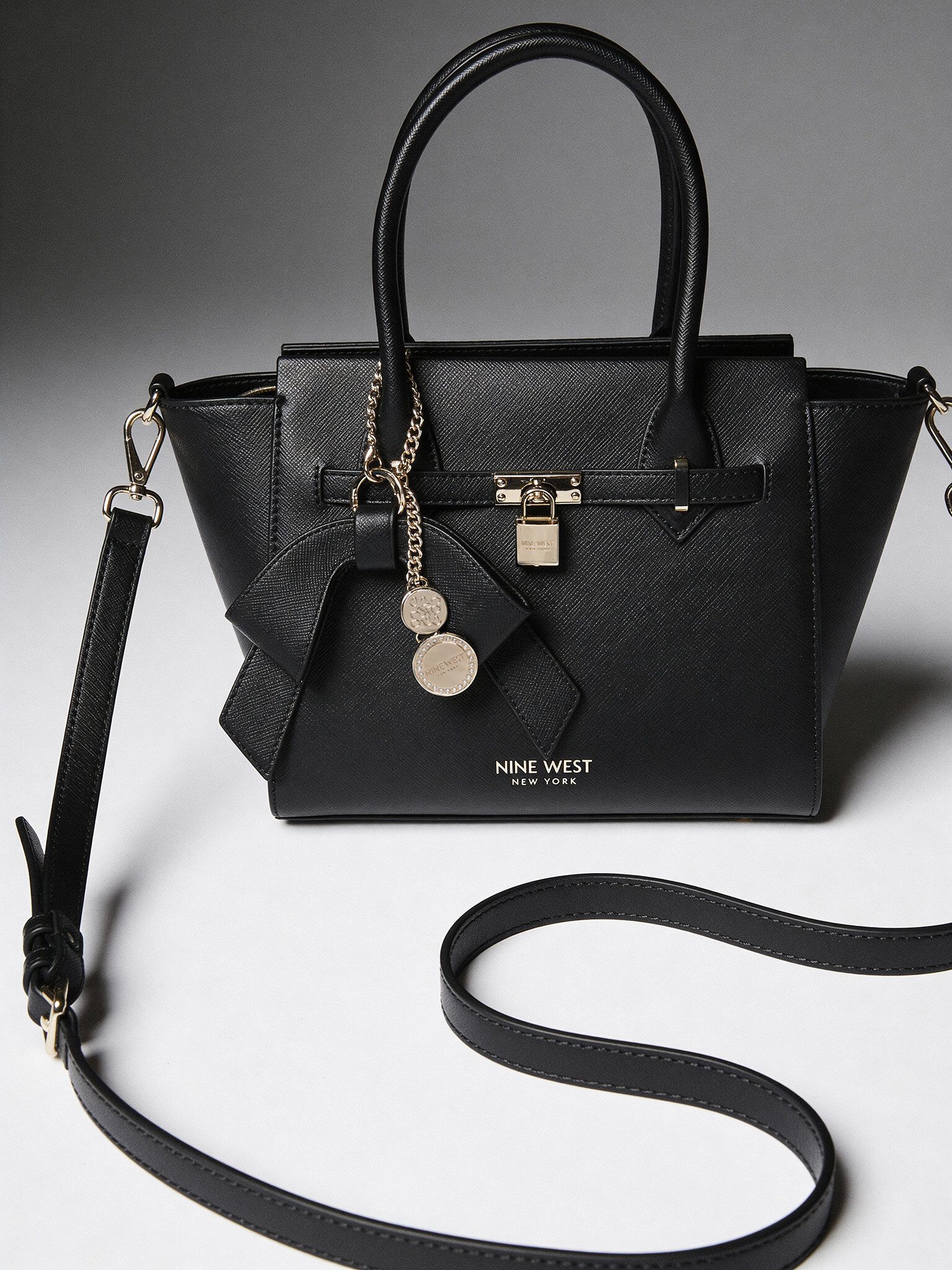 Nine West Handtasche Nine West Damenhandtasche Schwarz CHELSEA-CHARM-II-LX10185