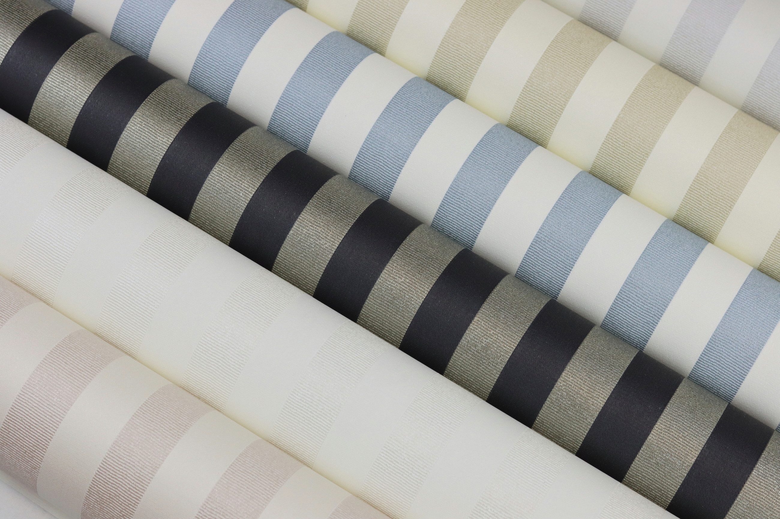 Rasch Vliestapete Gestreift - Vinyltapete Creme Gold, Streifen, (1 Rolle, 1 St., 10,05 m x 0,53 m), gute Lichtbeständigkeit, feucht abwischbar, restlos abziehba – Bild 4 von 4