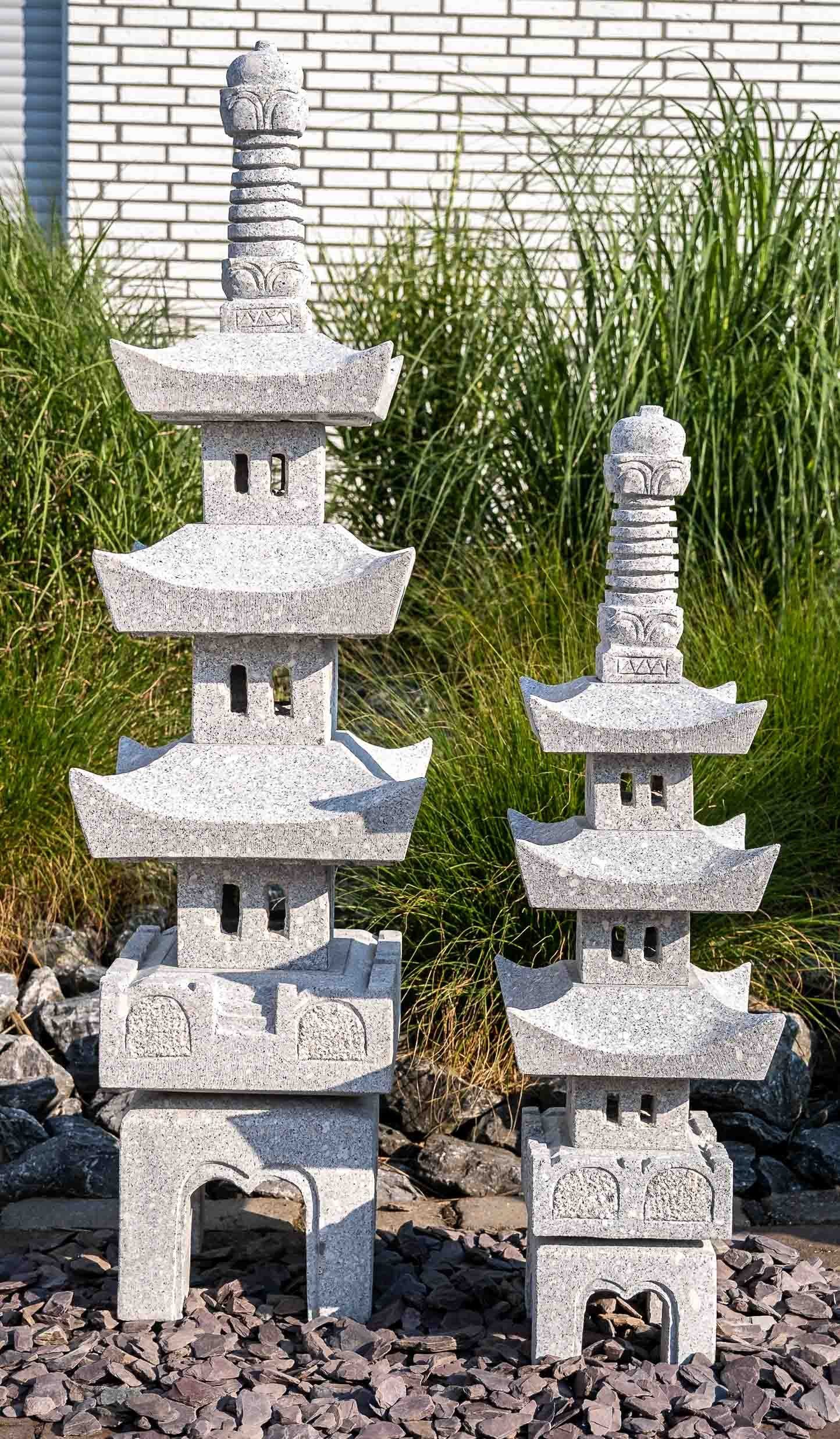 Granit ein – 3-stöckig, – Granit sehr Gartenfigur IDYL gegen robust UV-Strahlung. und Frost, Pagoda – Regen witterungsbeständig Naturprodukt