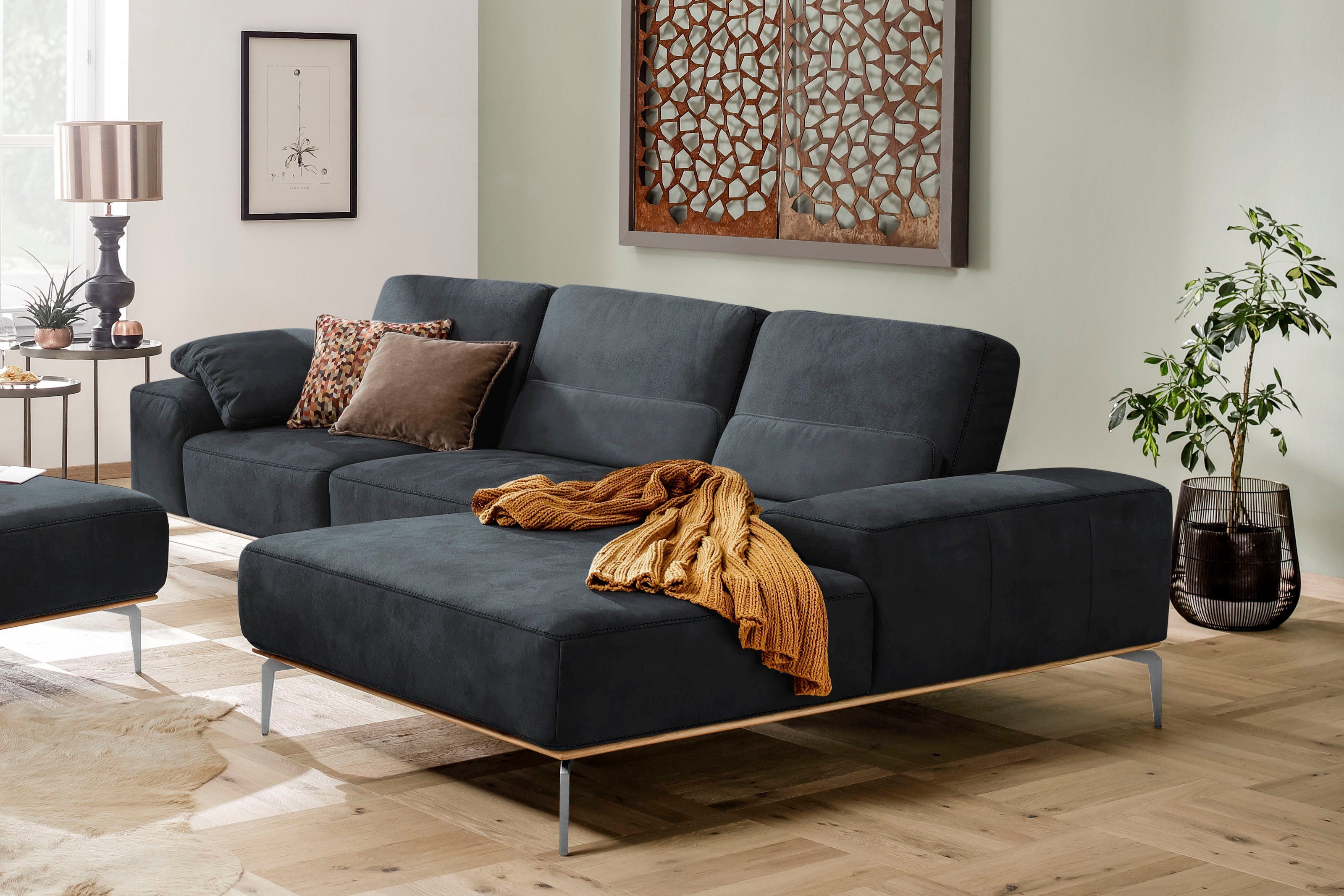 W.SCHILLIG Ecksofa run, Designsofa mit tollem Sitzkomfort, bequem, L-Form, mit elegantem Holzsockel, Füße in Chrom glänzend, Breite 319 cm