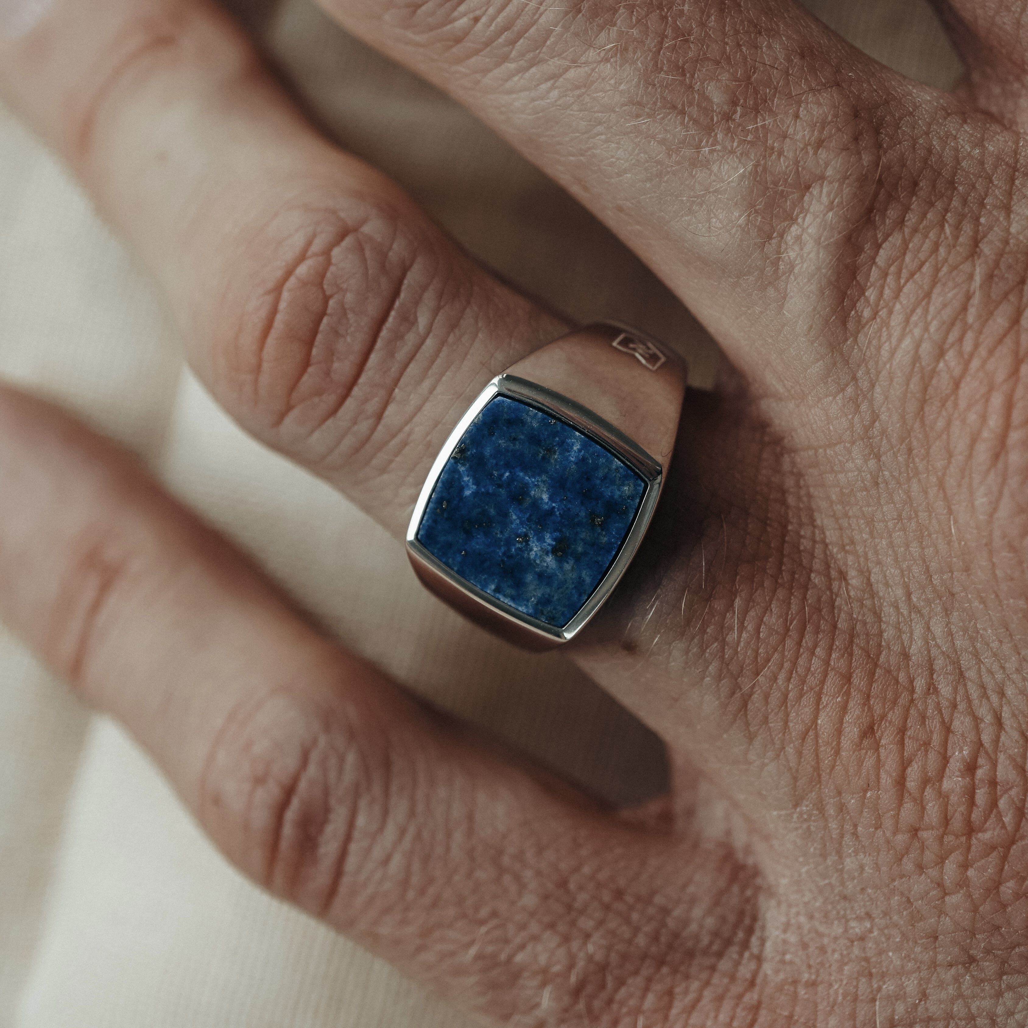 Herren Schmuck Sprezzi Fashion Siegelring Herren Ring Silber aus 925 Sterling Silber Siegelring massiv poliert mit blauem Lapis 