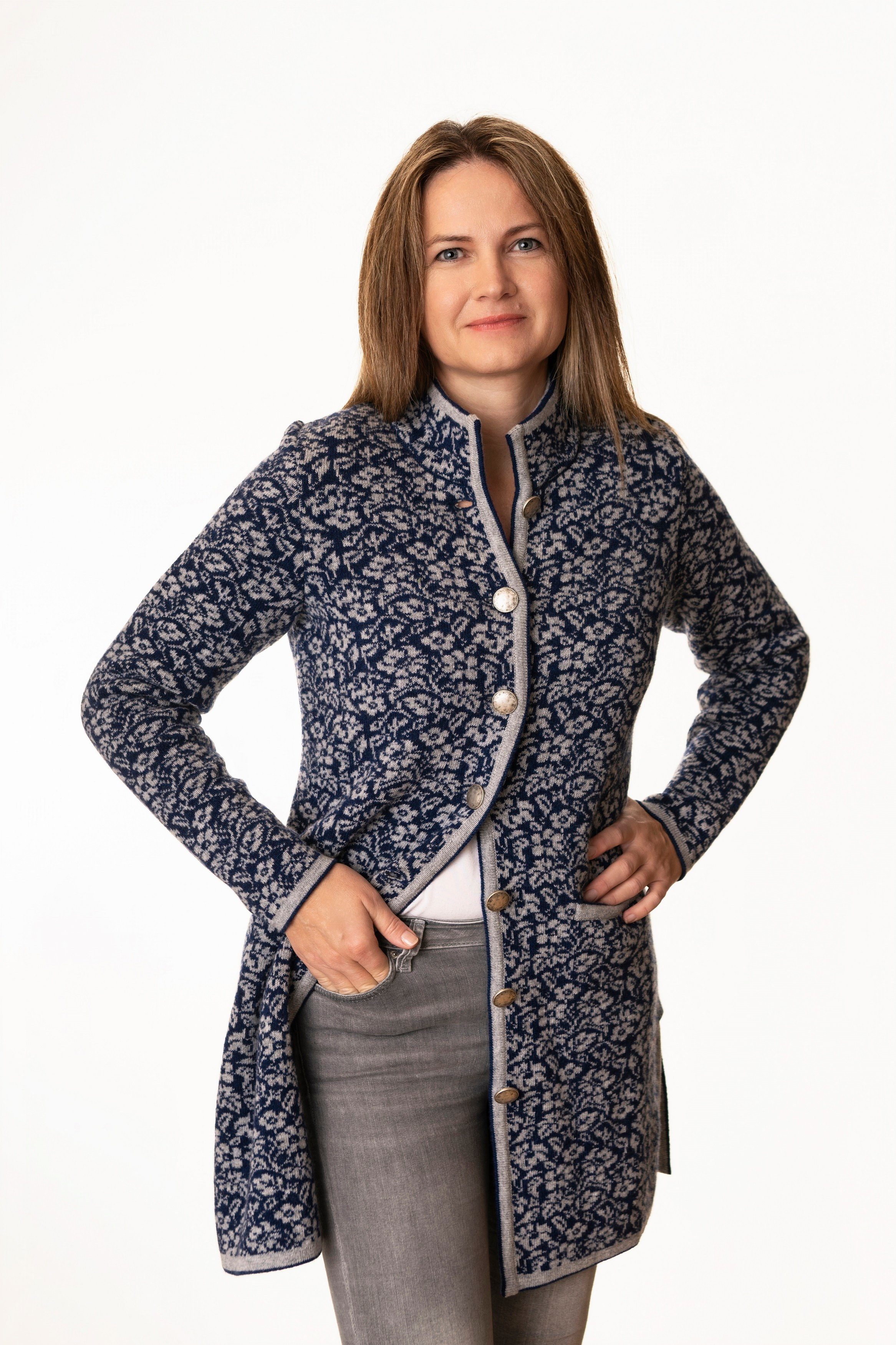 Pezzo D'oro Strickmantel Gehrock, Strickjacke long, marine/hellgrau, aus Bayern, Merinowolle, (1-teilig) Doppelstrick, außen wie innen das gleiche Muster, keine Spannfäden