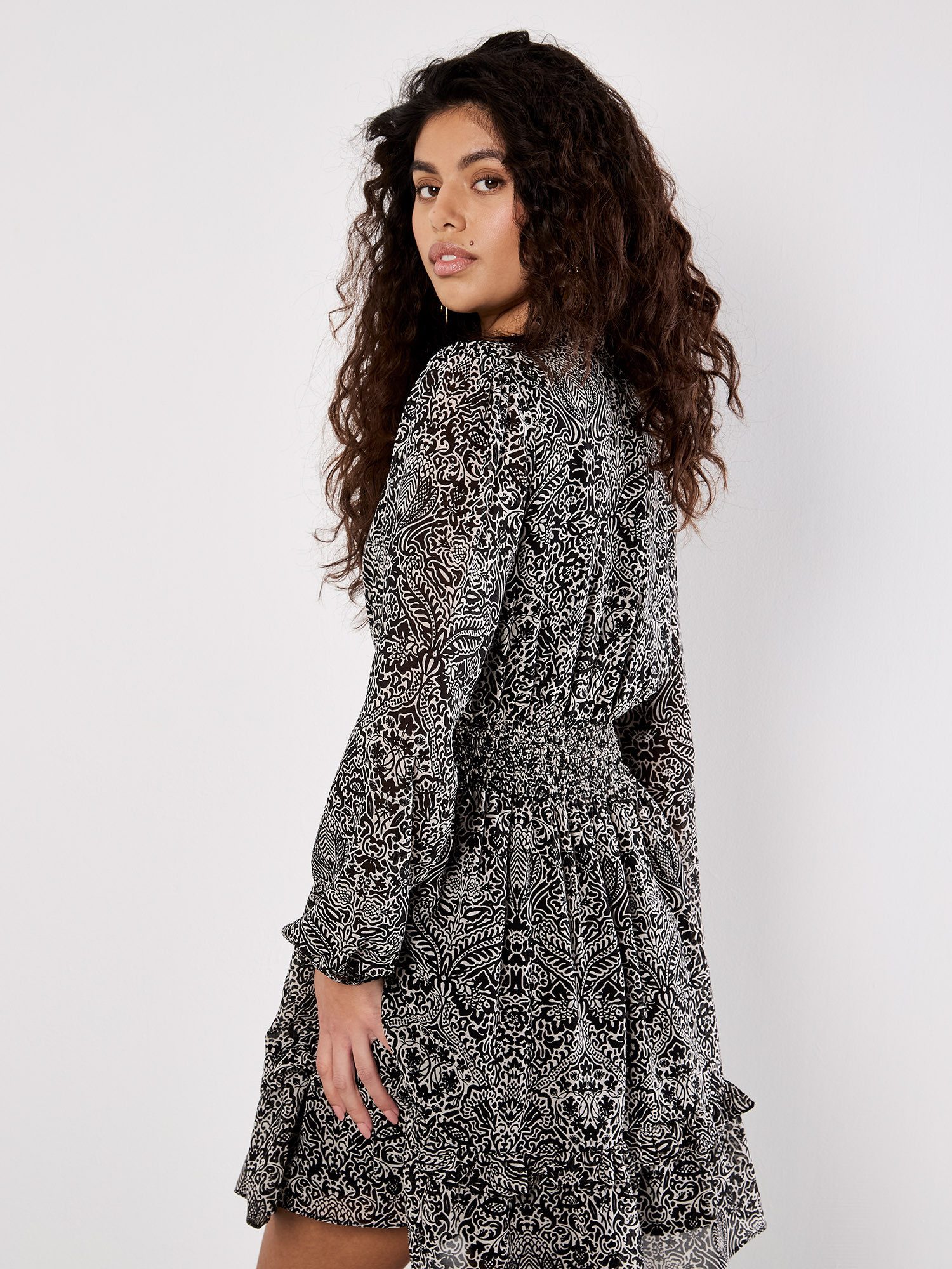 Apricot Minikleid Chiffonkleid mit Paisleymuster