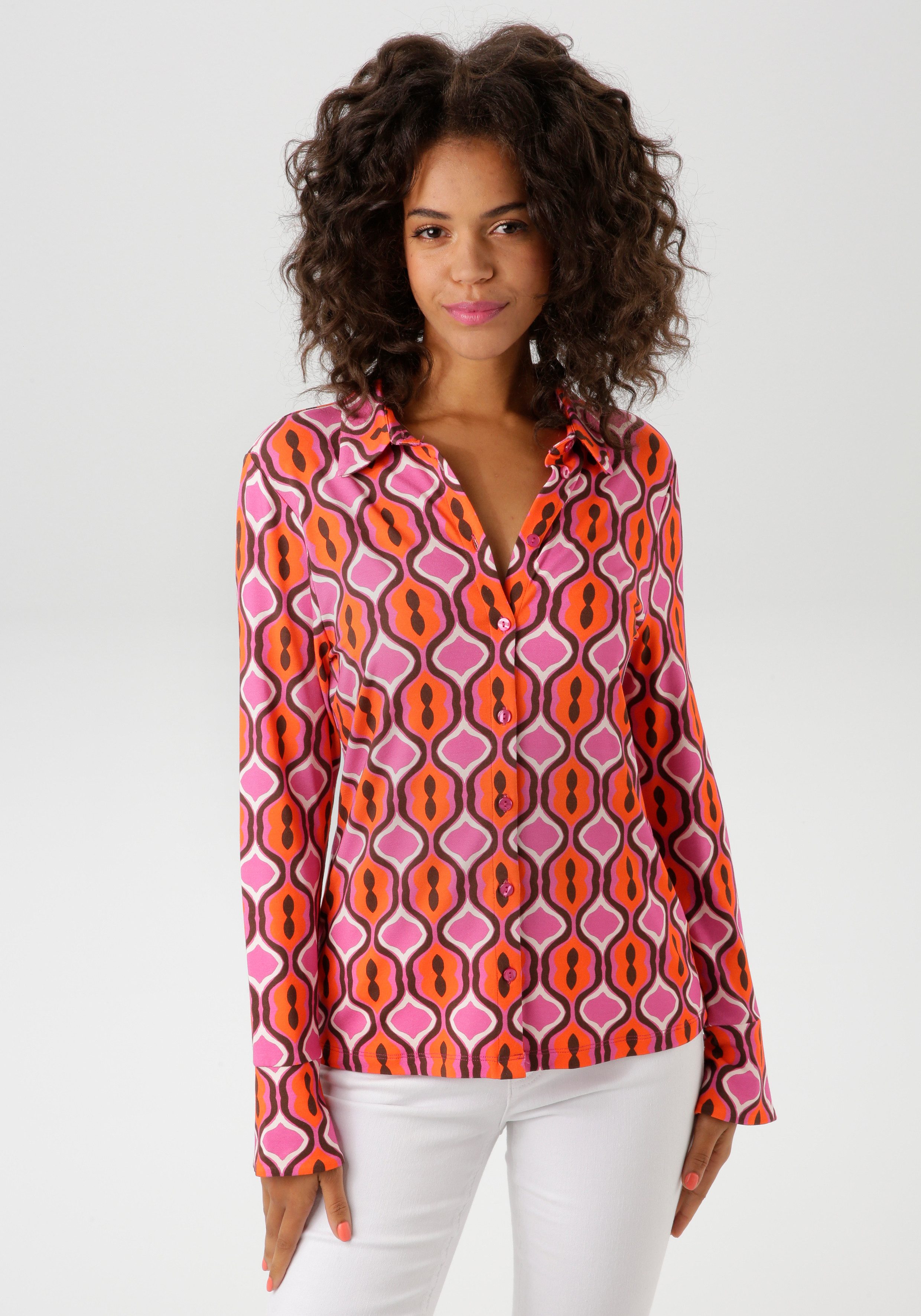 Aniston CASUAL Hemdbluse, mit extravagantem, farbenfrohen Retro-Muster günstig online kaufen