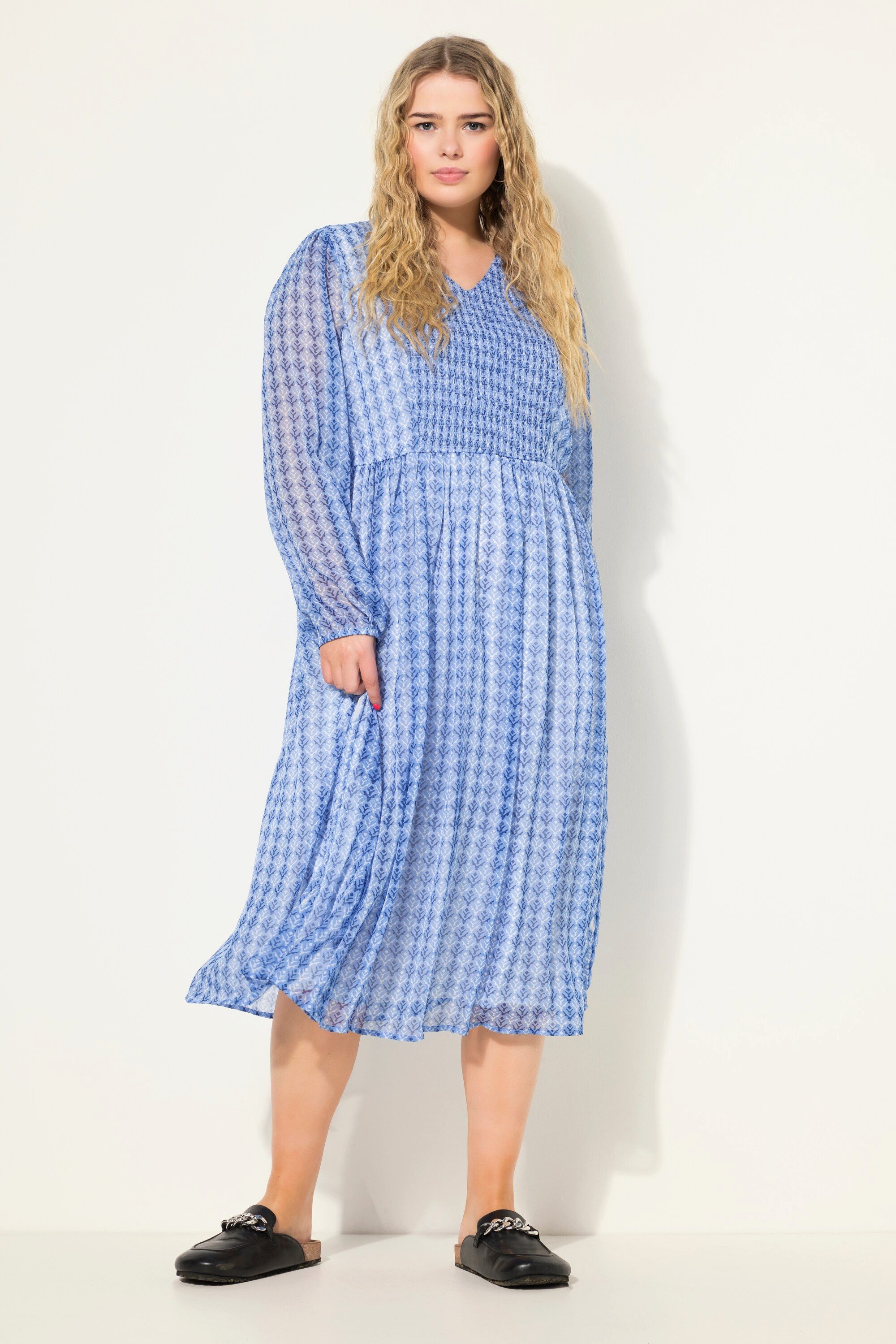 Studio Untold Maxikleid Midikleid A-Line Minimal-Print V-Ausschnitt