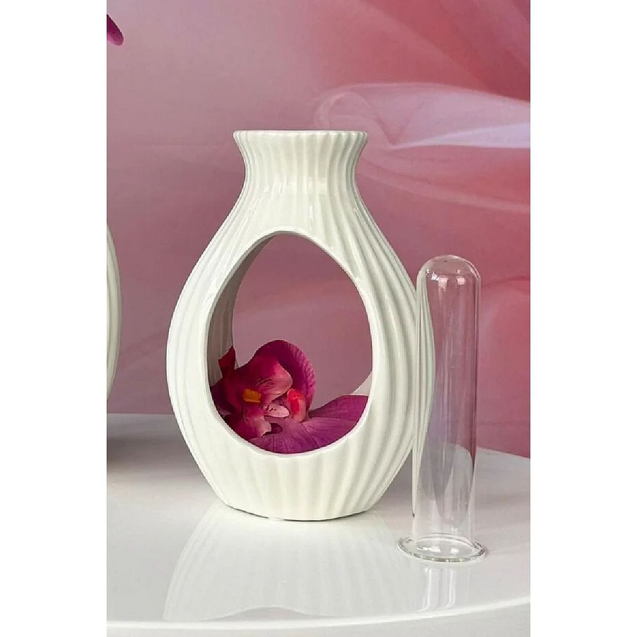 TIZIANO - DESIGN & EMOTIONS Tischvase Vase Prisma mit Glaseinsatz cremeweiß