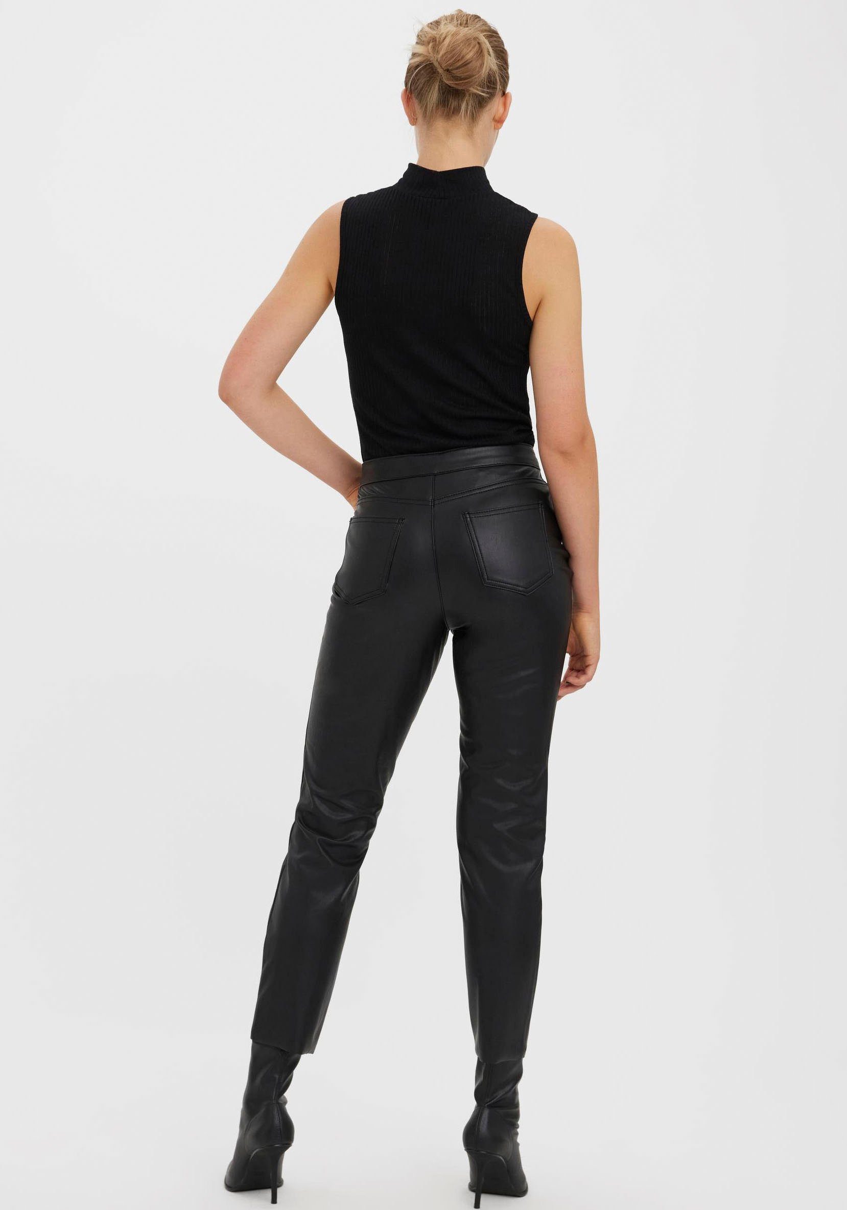 Aus Moda und Vero elastischem Lederimitathose PL ANK PANT NOOS, pflegeleichtem Lederimitat VMBRENDA STRAIGHT HR