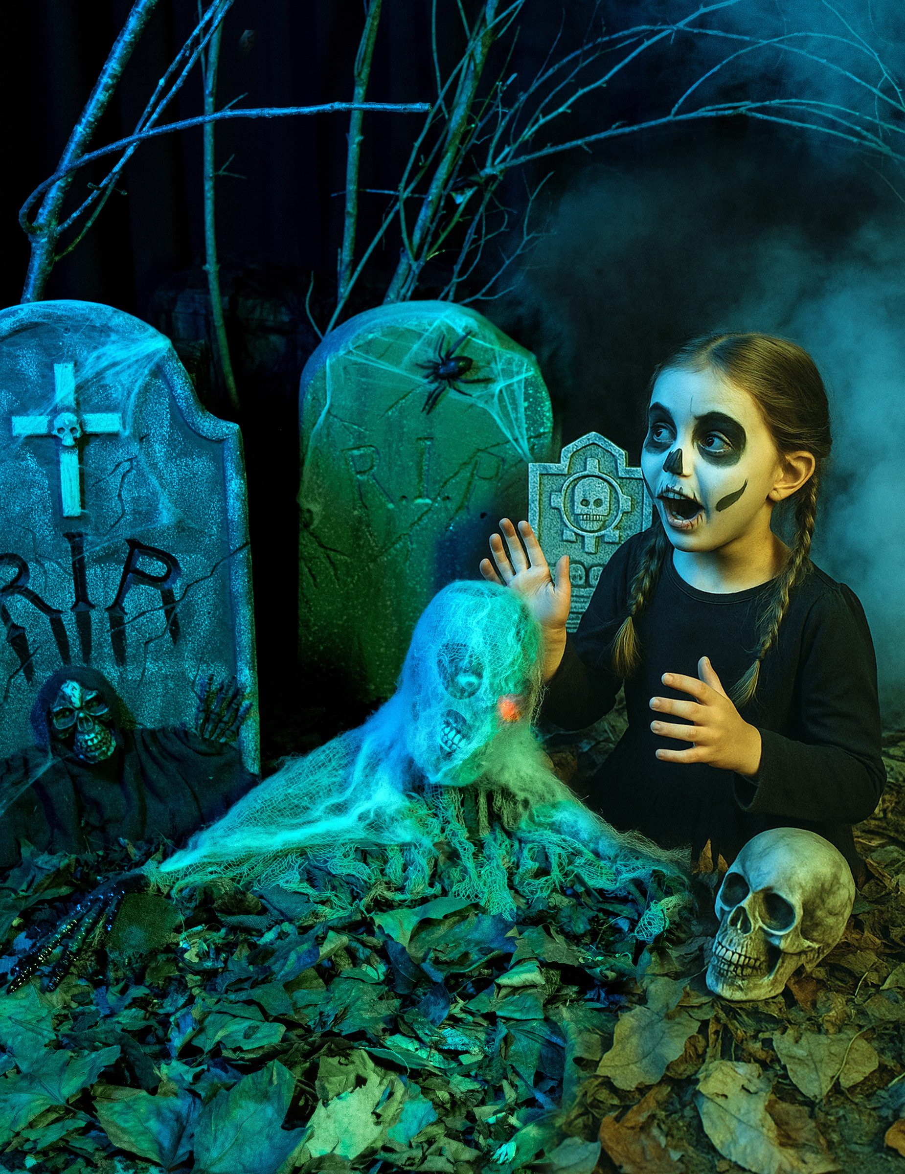 JADEO Kostüm Animierter Zombie mit Leuchtaugen und Sound Halloween-Dekofigur