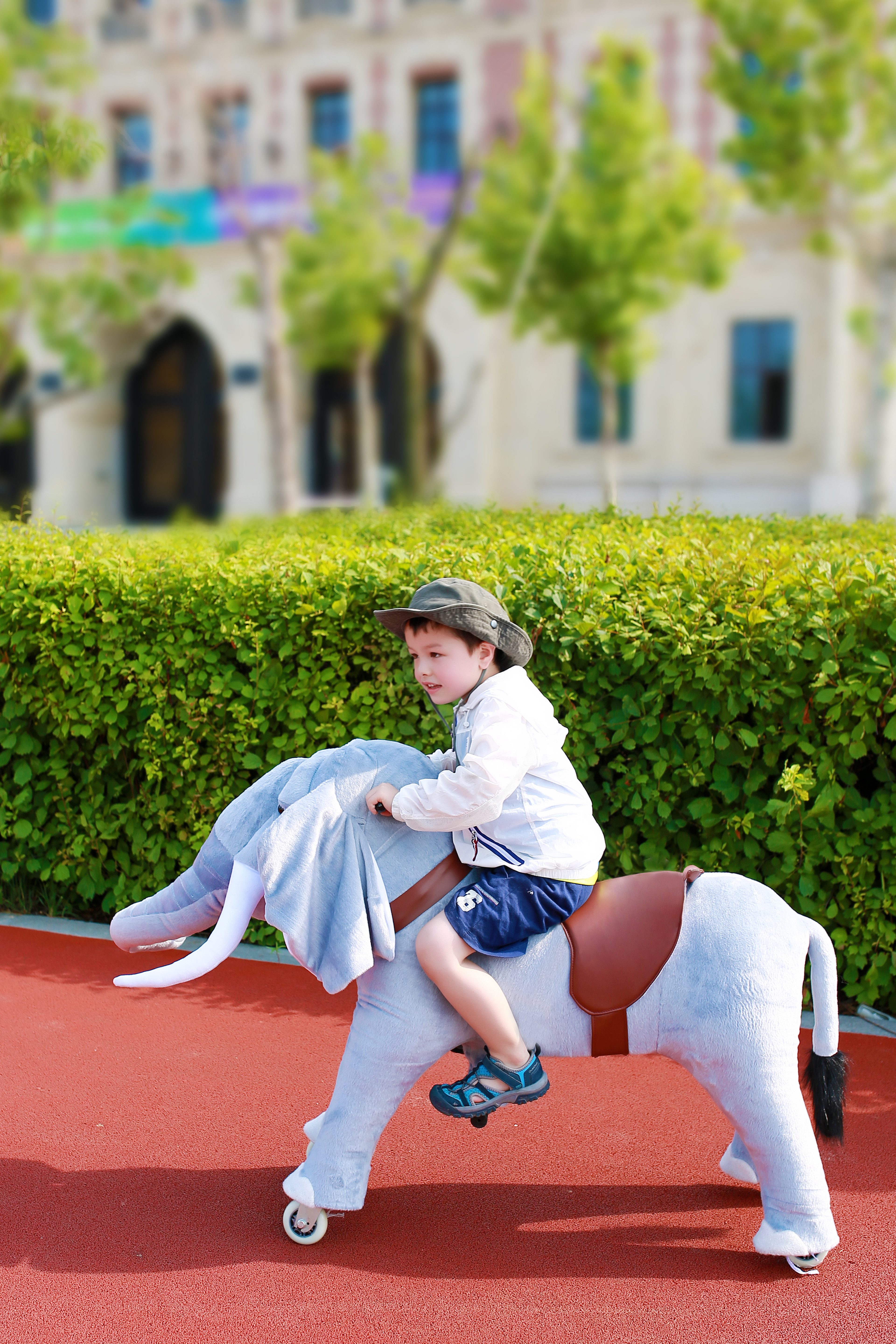 Sweety-Toys Reittier Sweety Toys 7431 Reittier Elefant auf Rollen für 4 bis 9 Jahre