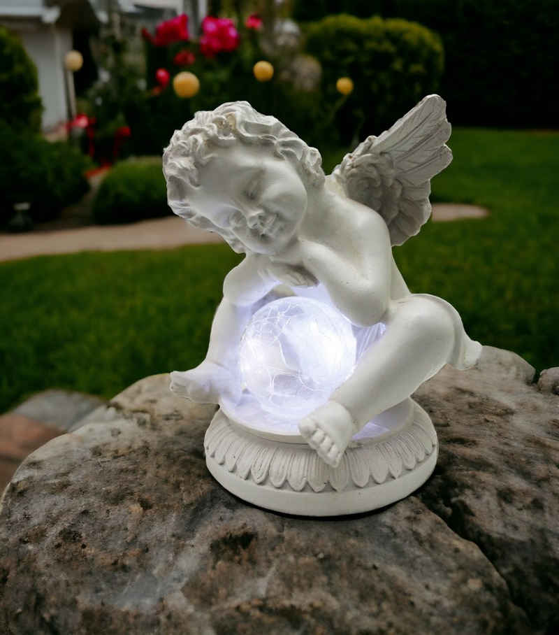 Arnusa Gartenfigur Solarleuchte Engel mit Glaskugel Figur beleuchtet 16x13 cm weiß, Gartendekoration Grableuchte Solarlampe