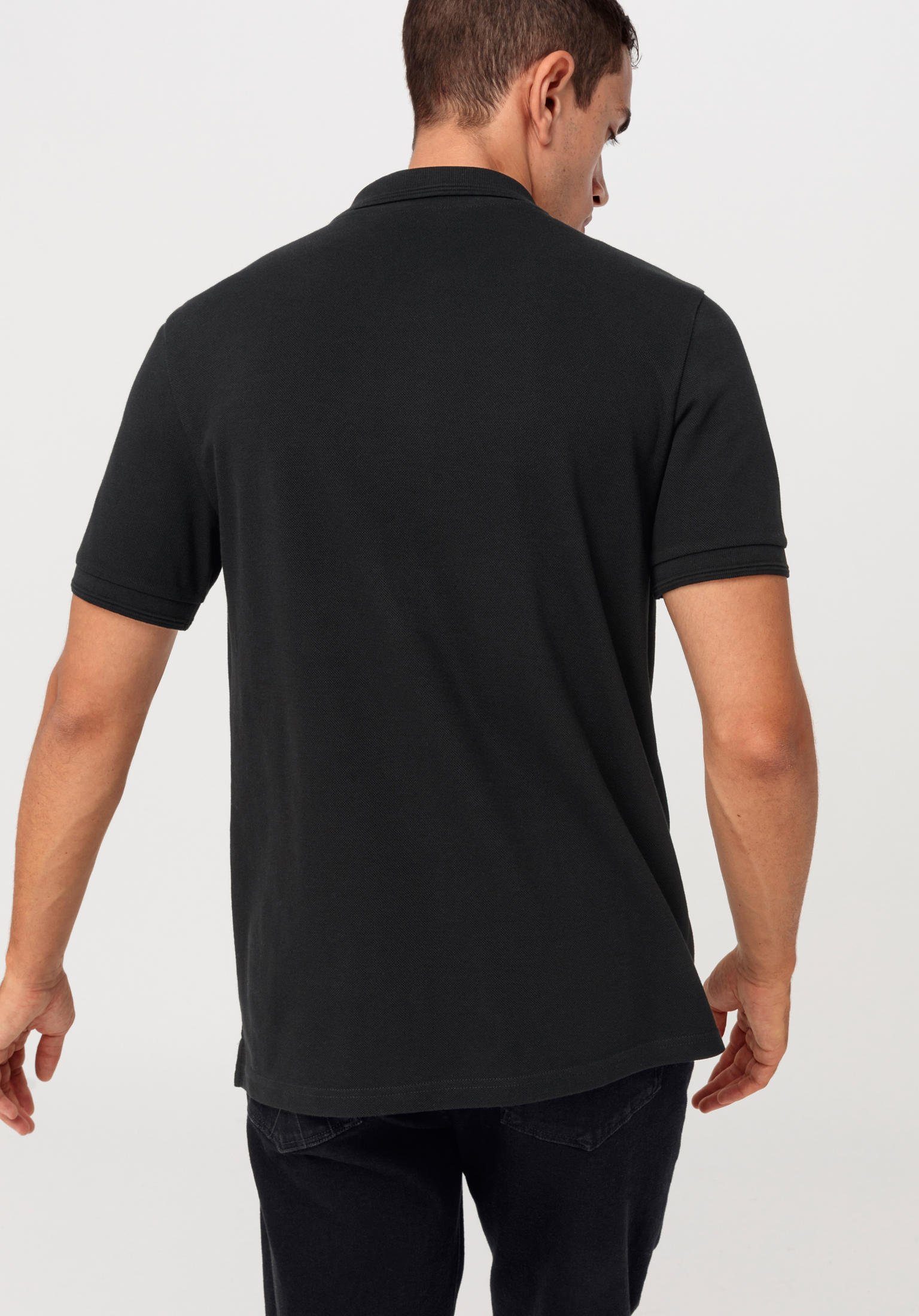 reiner schwarz T-Shirt aus Hessnatur Zwirnjersey Bio-Baumwolle