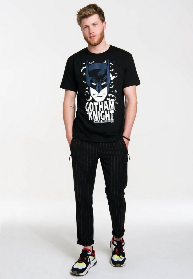 LOGOSHIRT T-Shirt Batman - Gotham Knight mit coolem Frontprint, Mit  hochwertigem, langlebigem Siebdruck - Printed in Germany