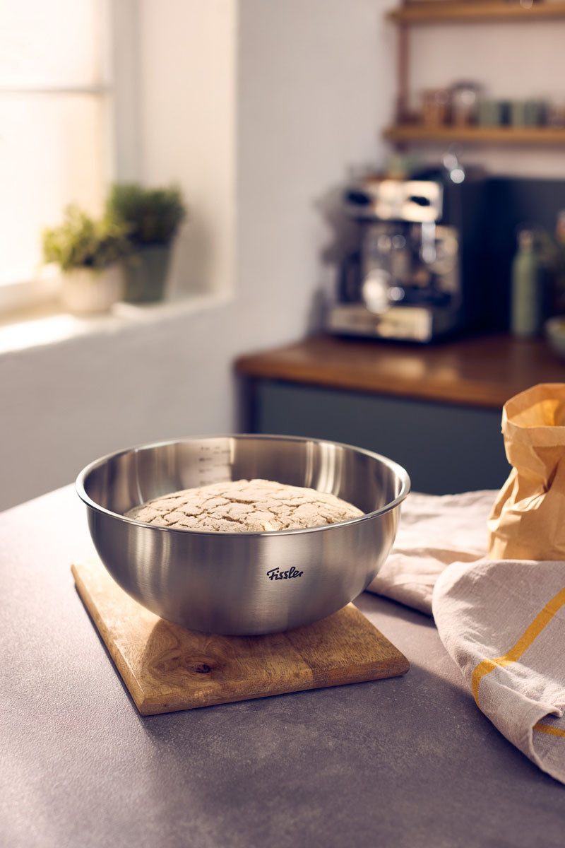 Fissler Schüssel Fissler Essential® Edelstahl-Schüssel, Edelstahl 18/10, mit integrierter Mess-Skala, stapelbar für platzsparende Aufbewahrung – Bild 4 von 5