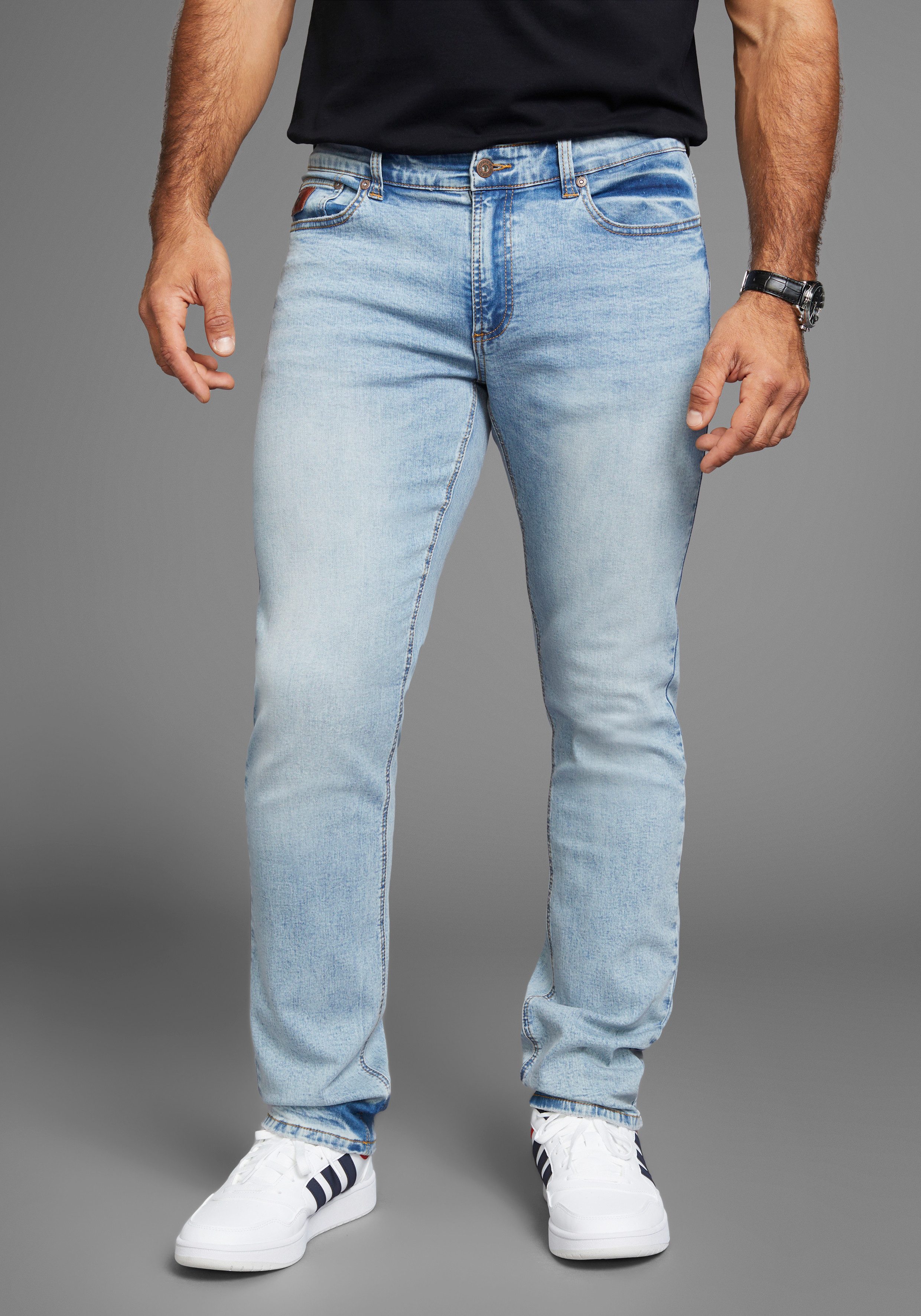 Bruno Banani Straight-Jeans Hutch gerade geschnittenes Bein, niedrige Leibhöhe, reguläre Passform – Bild 3 von 5