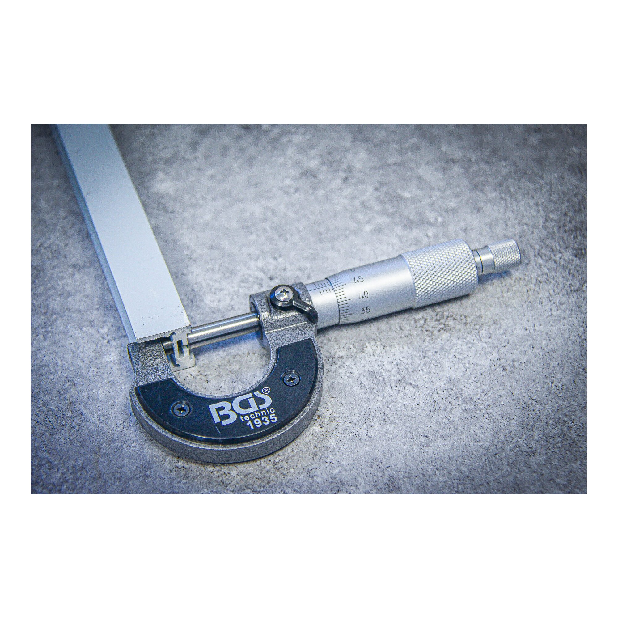 BGS technic Messschieber BGS Bügelmessschraube in Holzkassette Genauigkeit 0,01 mm 0 - 25 mm