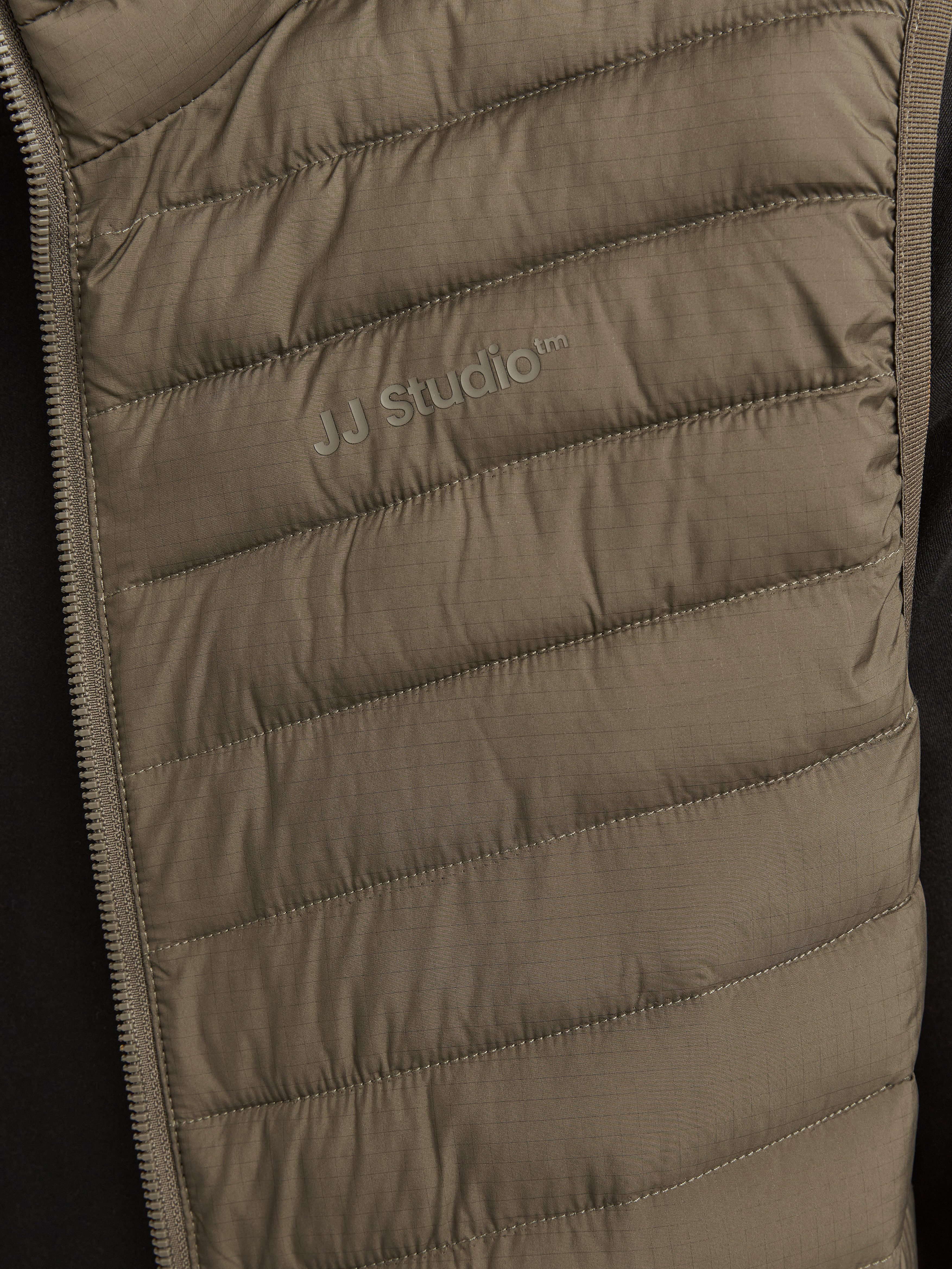 Jack & Jones Steppweste JJESTATE Praktische Weste mit Beutel, ideal für unterwegs unifarben, modisch, regular fit, Polyester