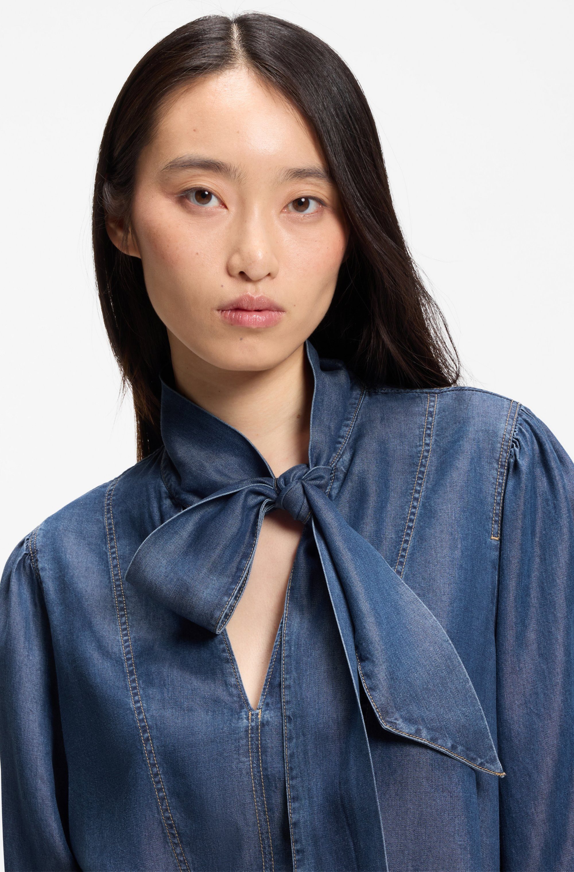 BOSS ORANGE Langarmbluse Betilla Premium Damenmode mit Schal-Detail, Denim-Look