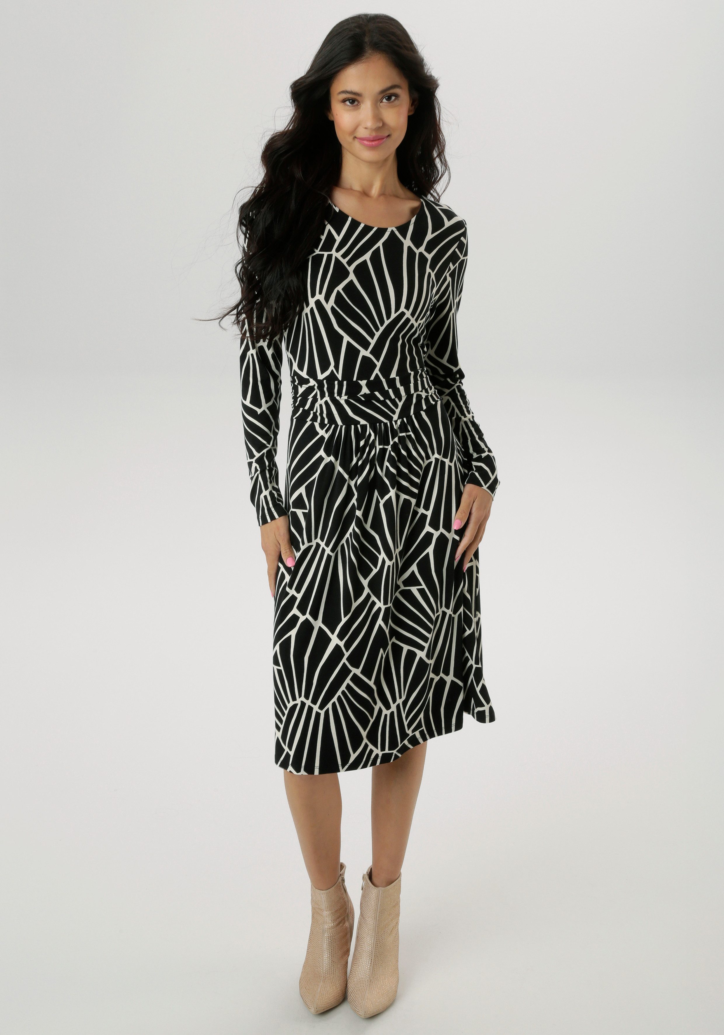 Aniston SELECTED Jerseykleid im grafischen Musterdessin und gerafftem Taill günstig online kaufen