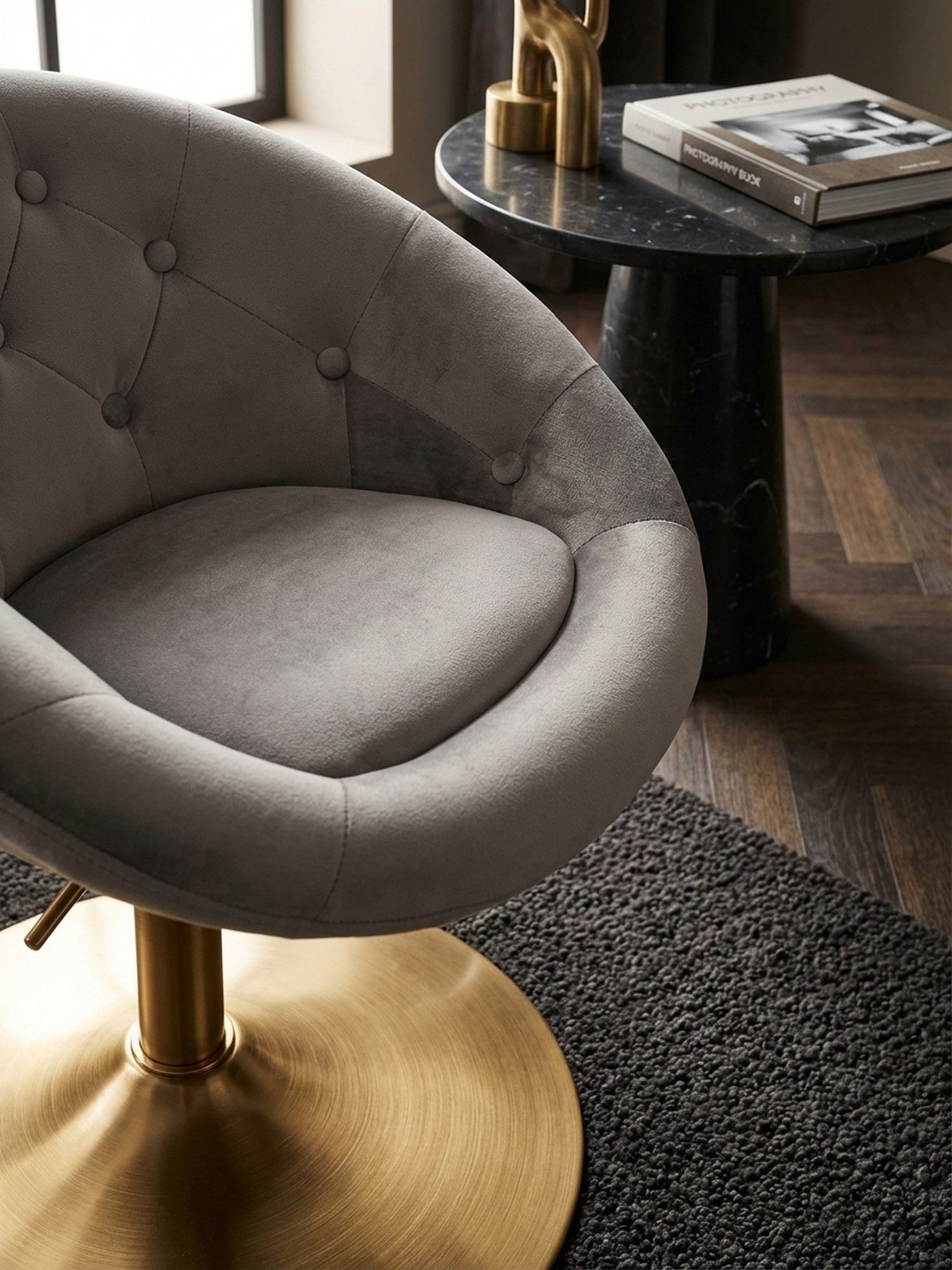 KADIMA DESIGN Loungesessel Loungesessel Samt Grau / Gold Design Drehstuhl, Clubsessel (Sessel mit Stoffbezug), Polsterstuhl mit Rückenlehne, Drehsessel Cocktailsessel Lounge