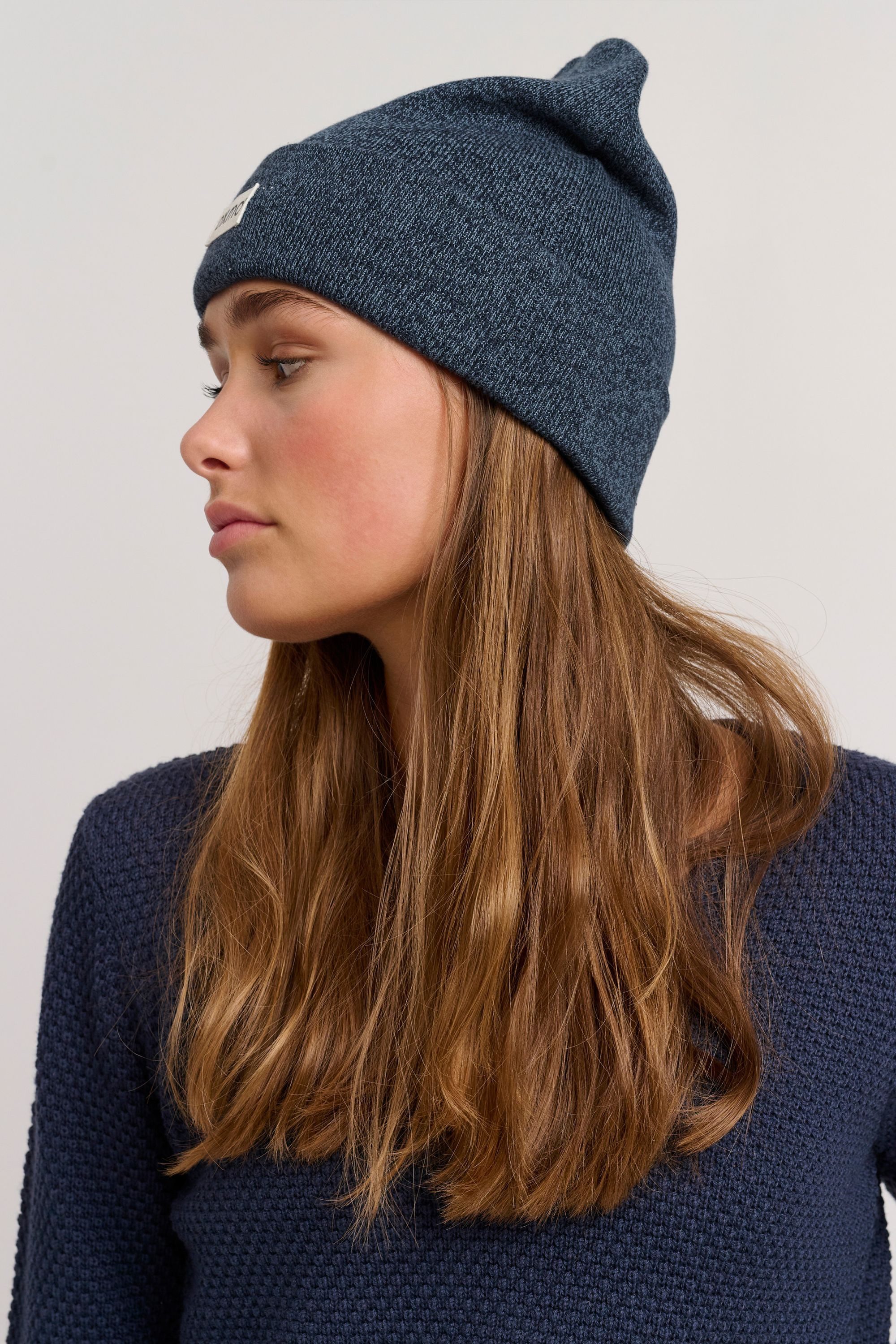 OXMO Beanie OXBiene Strickmütze mit Logobadge