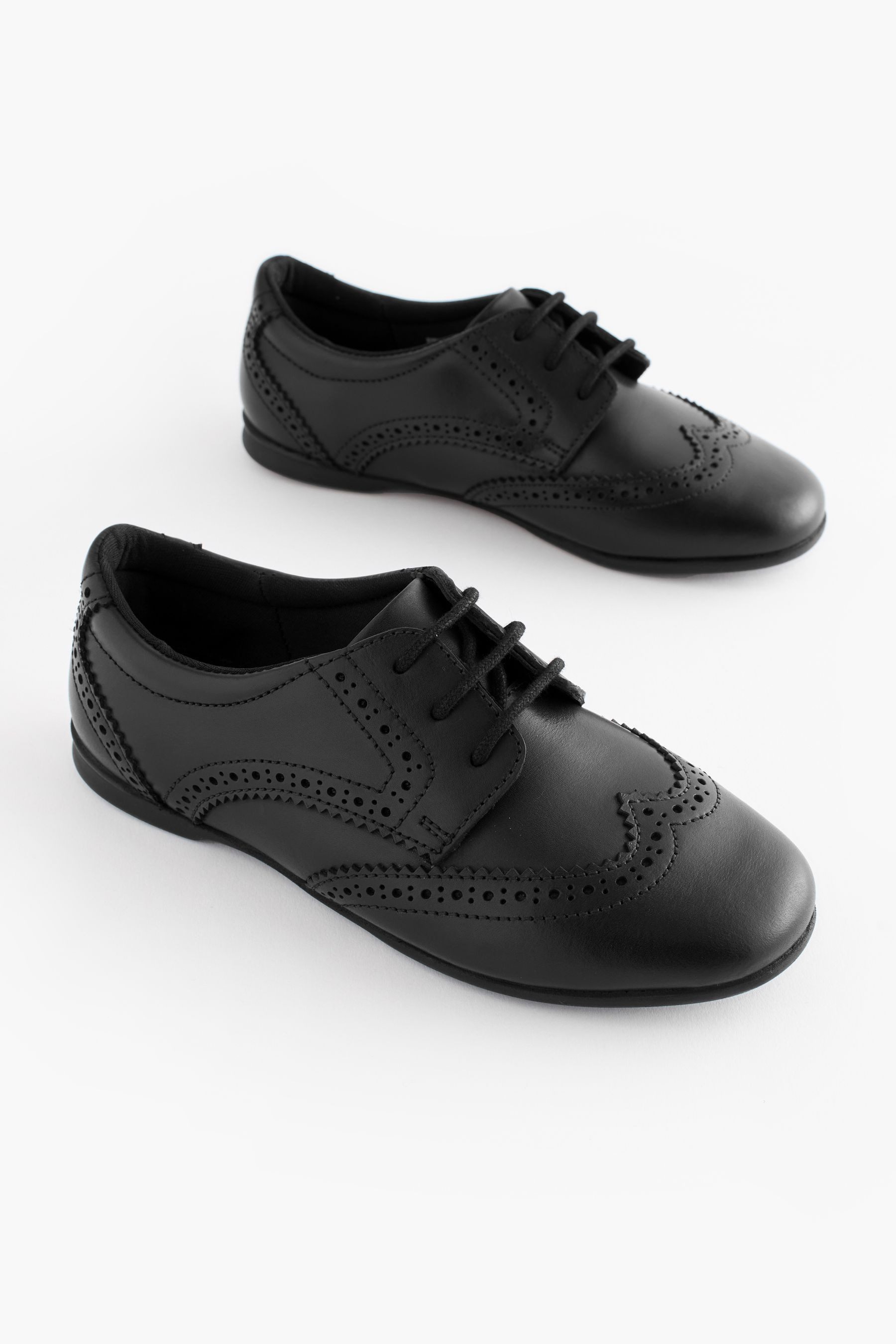 Next Brogue-Schnürschuhe aus Leder, schmale Passform Budapester (1-tlg)