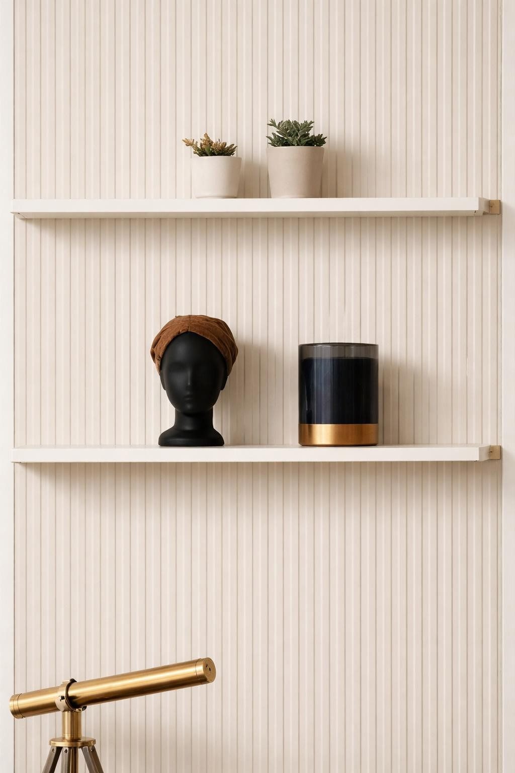 Xlmoebel Bücherwand Stilvolles Wandregal in Weiß mit goldenen Akzenten aus Holz, Wandregal, Made in Europa